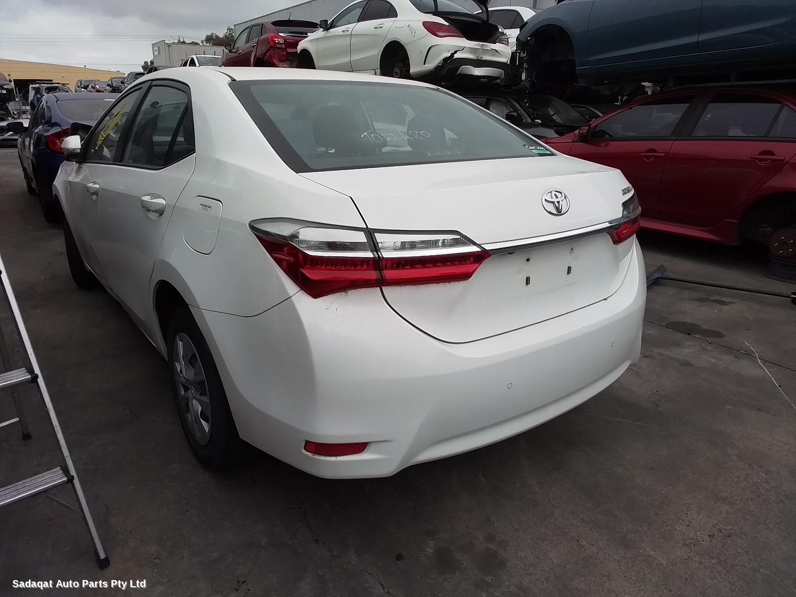 Toyota Corolla Right Headlamp