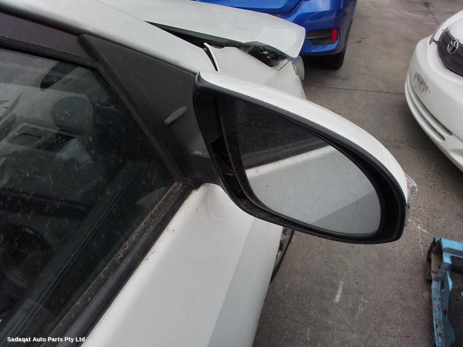 Toyota Corolla Right Headlamp