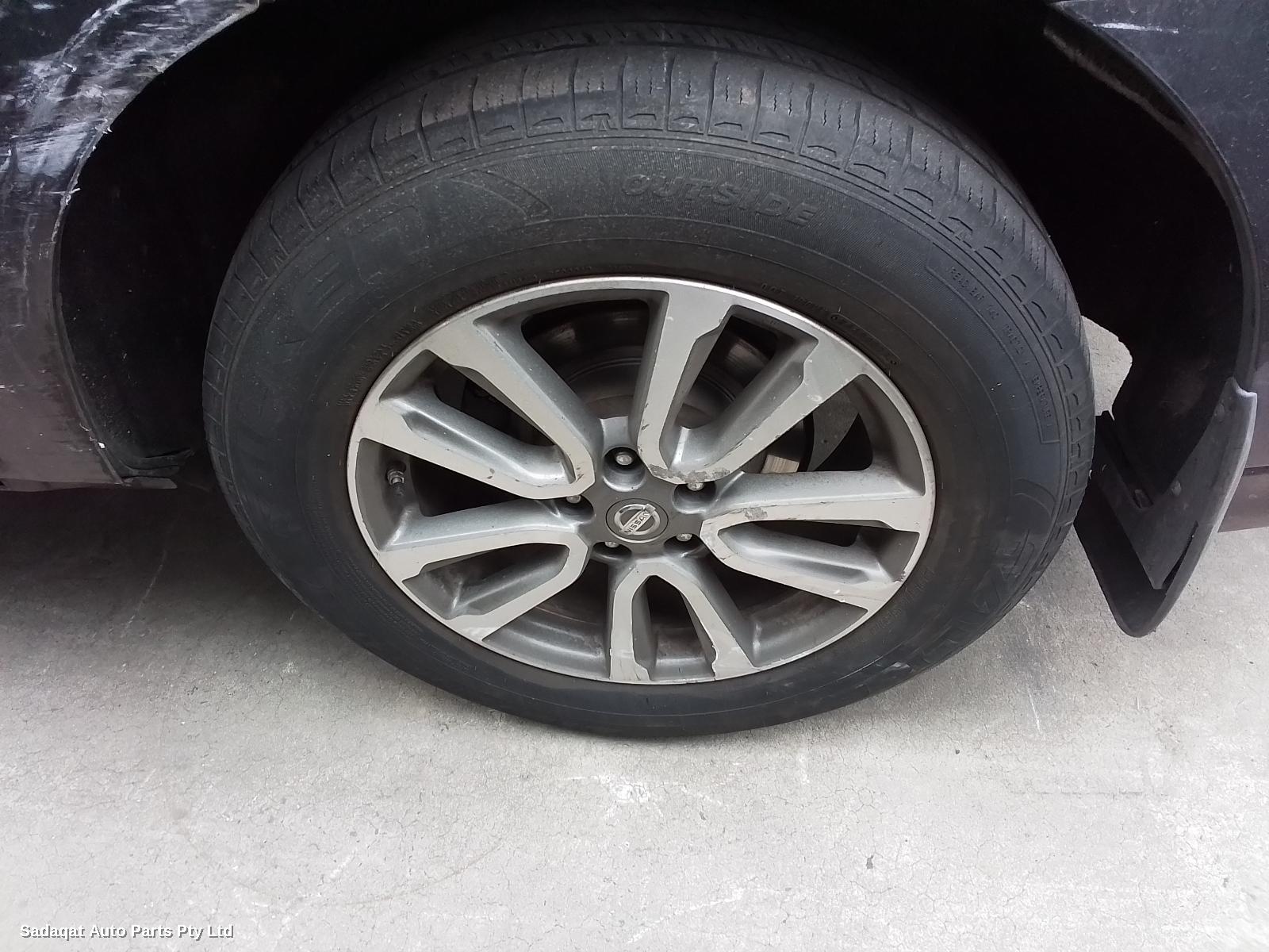 Nissan Pathfinder Rear Garnish