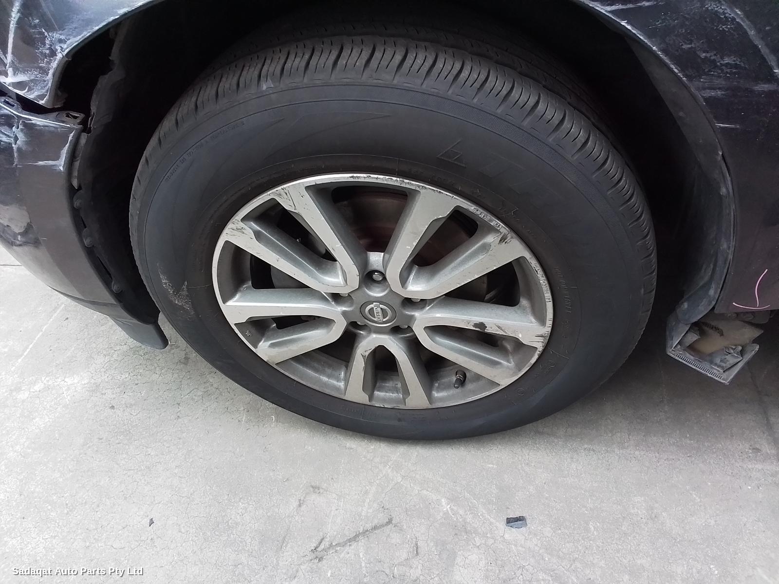 Nissan Pathfinder Rear Garnish