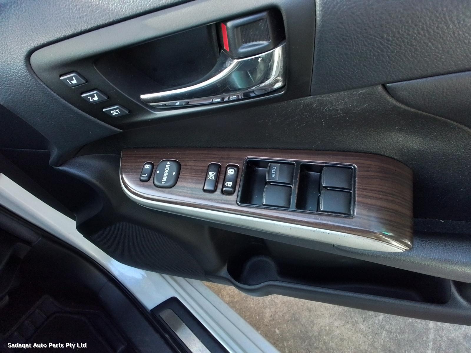 Toyota Aurion Left Taillight