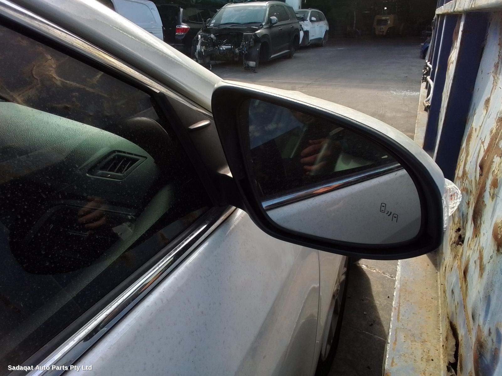 Toyota Aurion Left Taillight