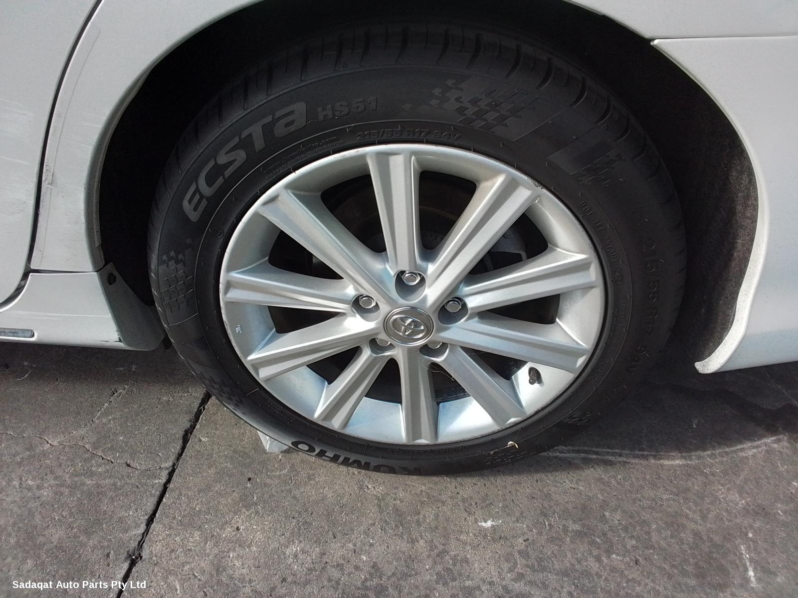 Toyota Aurion Left Taillight