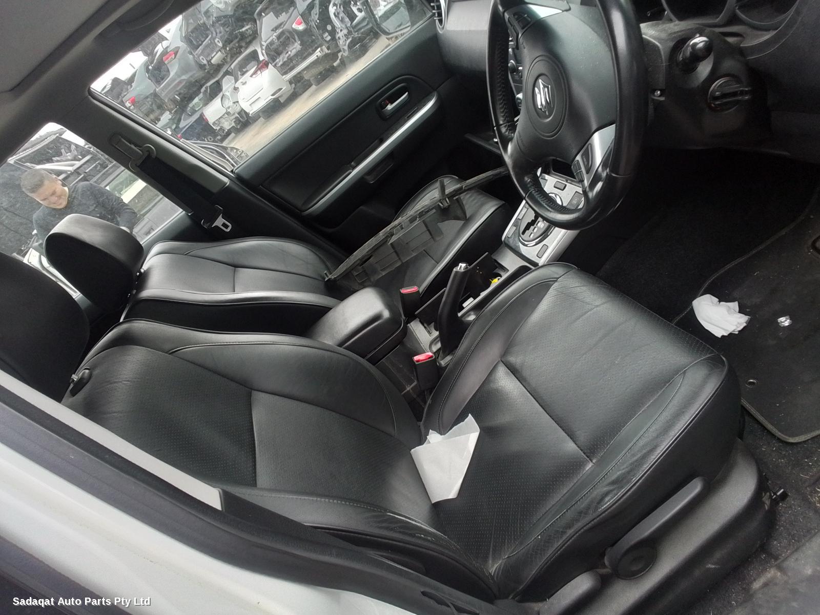 Suzuki Vitara Seatbelt/stalk