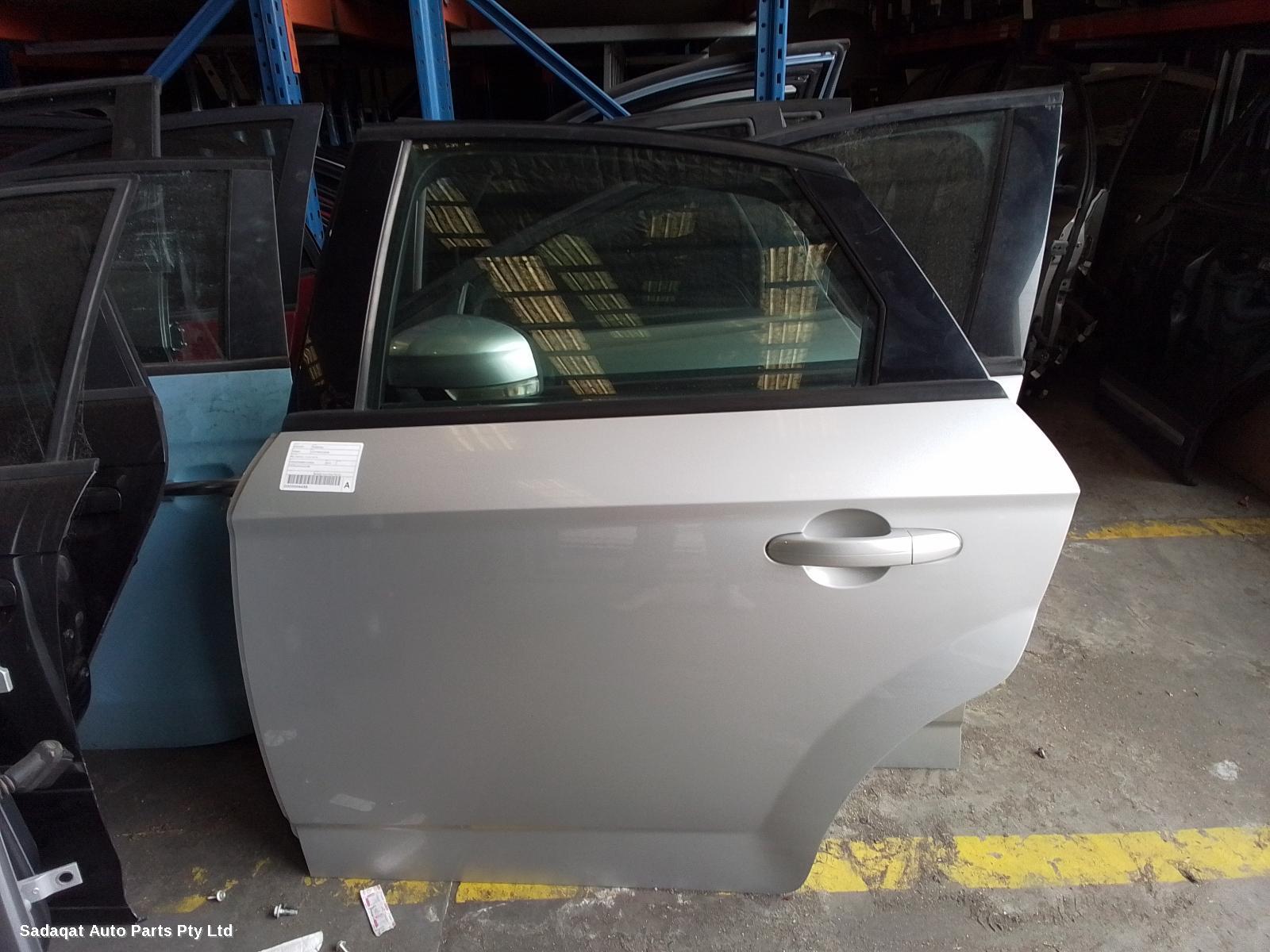 Ford Mondeo Left Rear Door/sliding