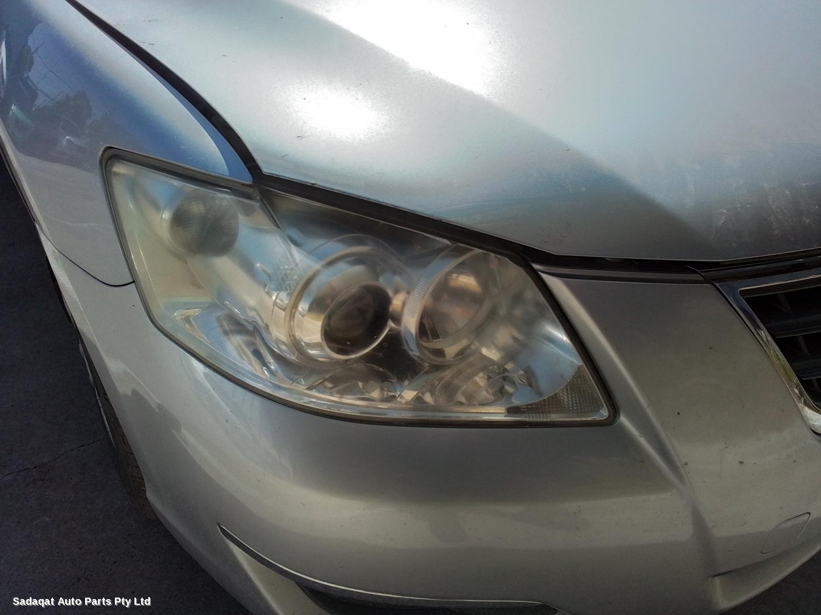 Toyota Aurion Right Taillight