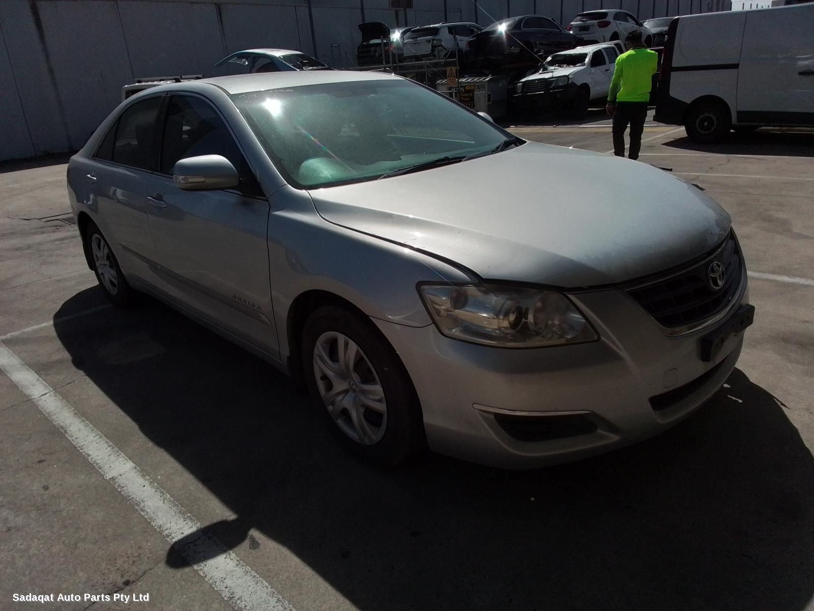 Toyota Aurion Right Taillight