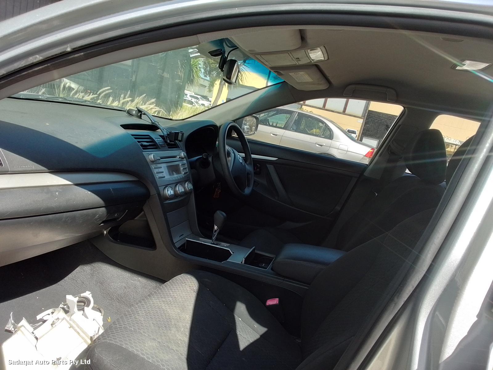 Toyota Aurion Right Taillight