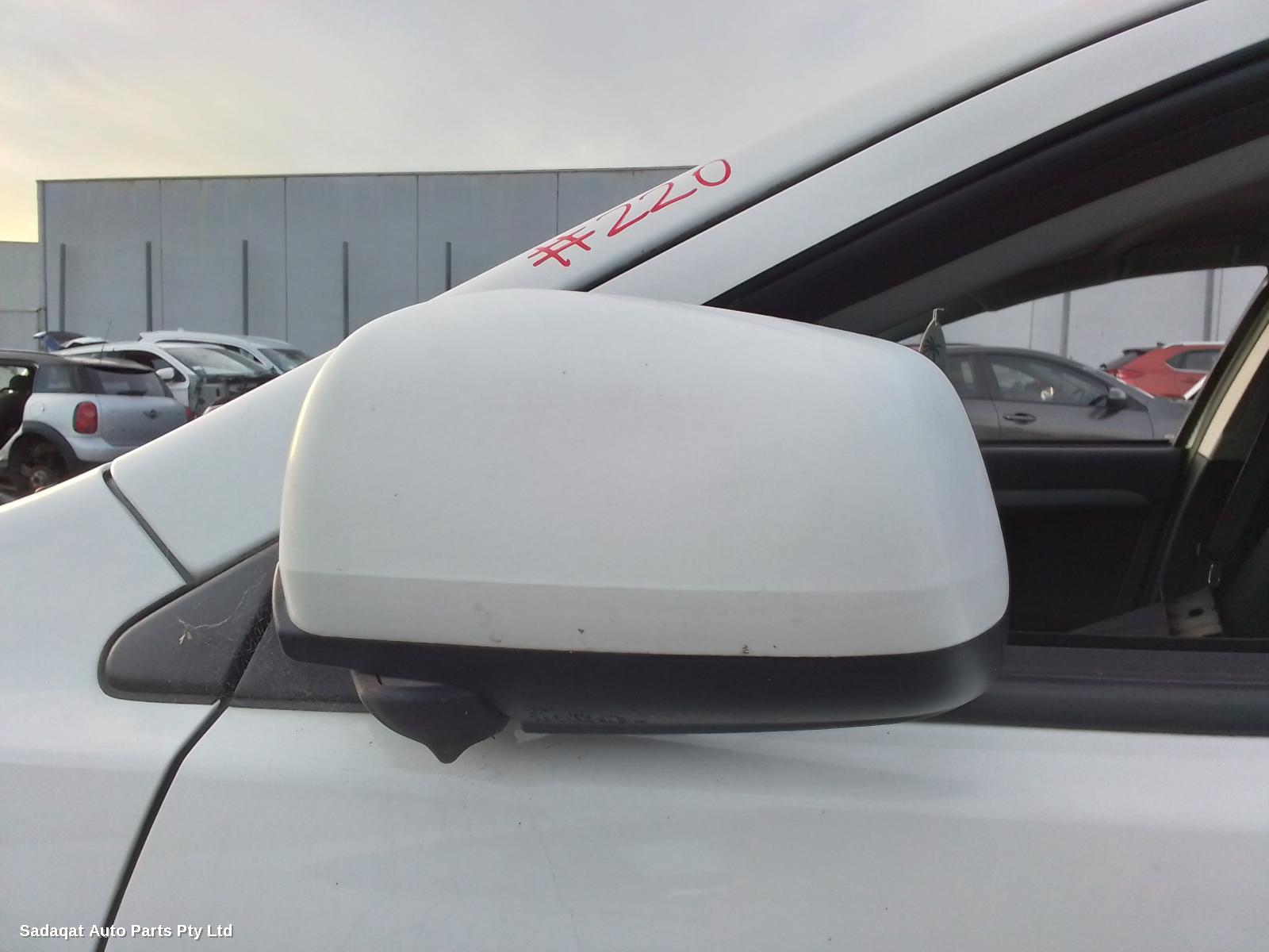 Mitsubishi Lancer Bonnet Lock/support