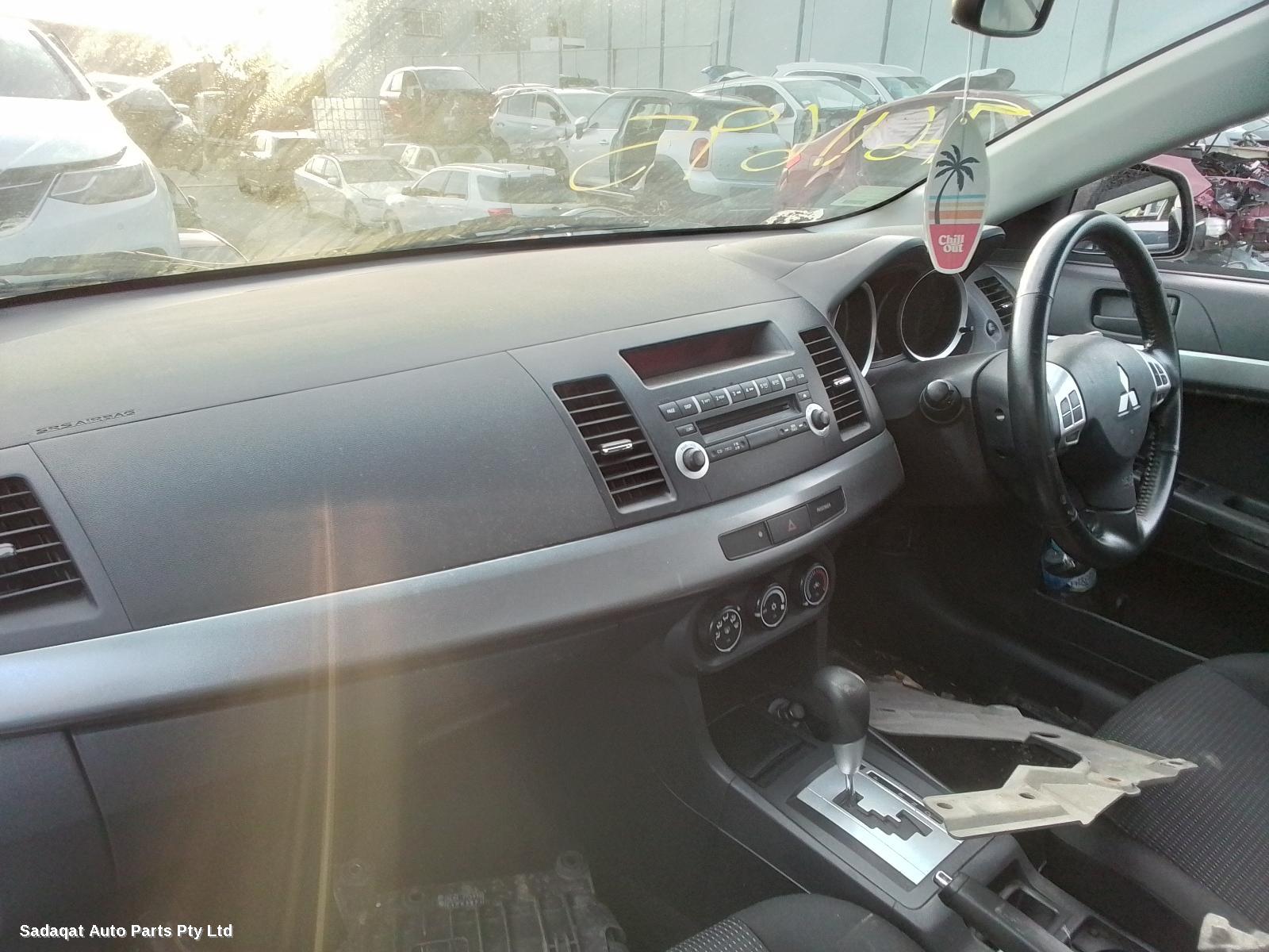 Mitsubishi Lancer Bonnet Lock/support