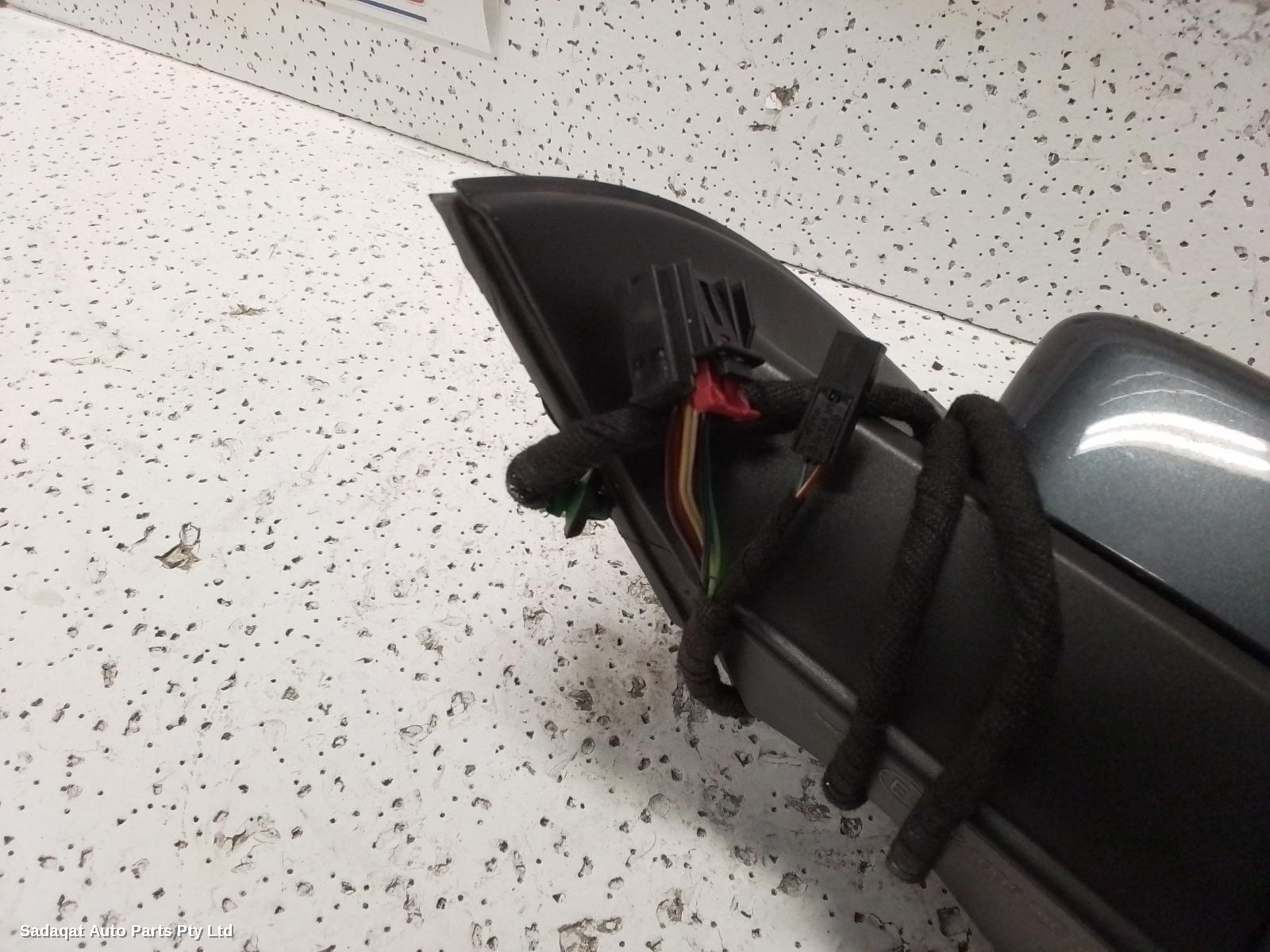 Volkswagen Passat Left Door Mirror