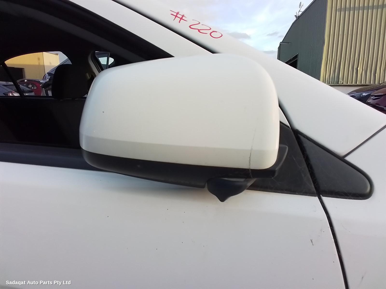 Mitsubishi Lancer Bonnet Lock/support