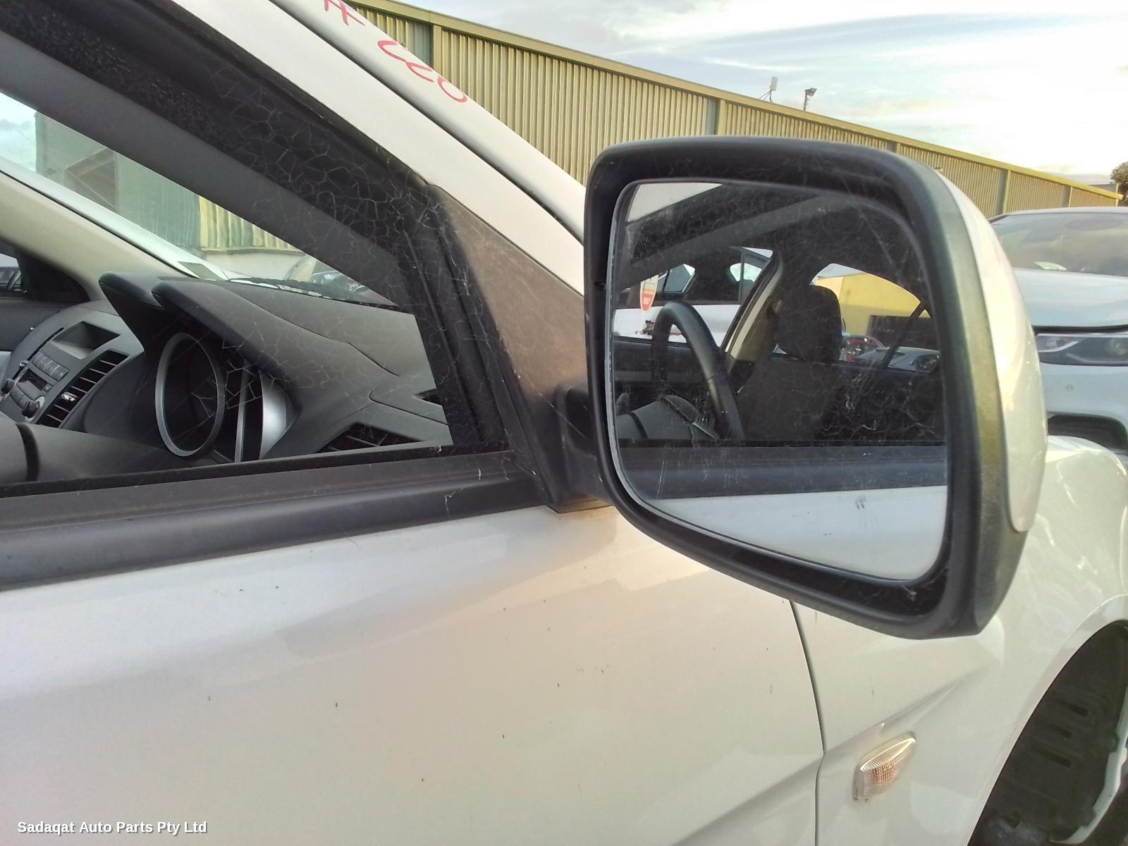 Mitsubishi Lancer Bonnet Lock/support