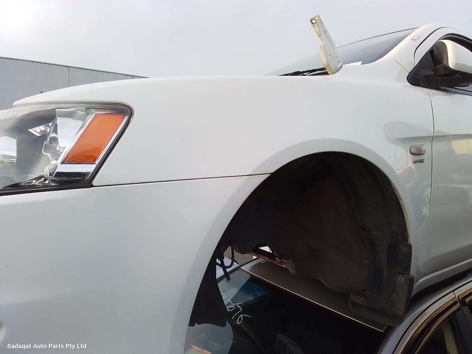 Mitsubishi Lancer Bonnet Lock/support