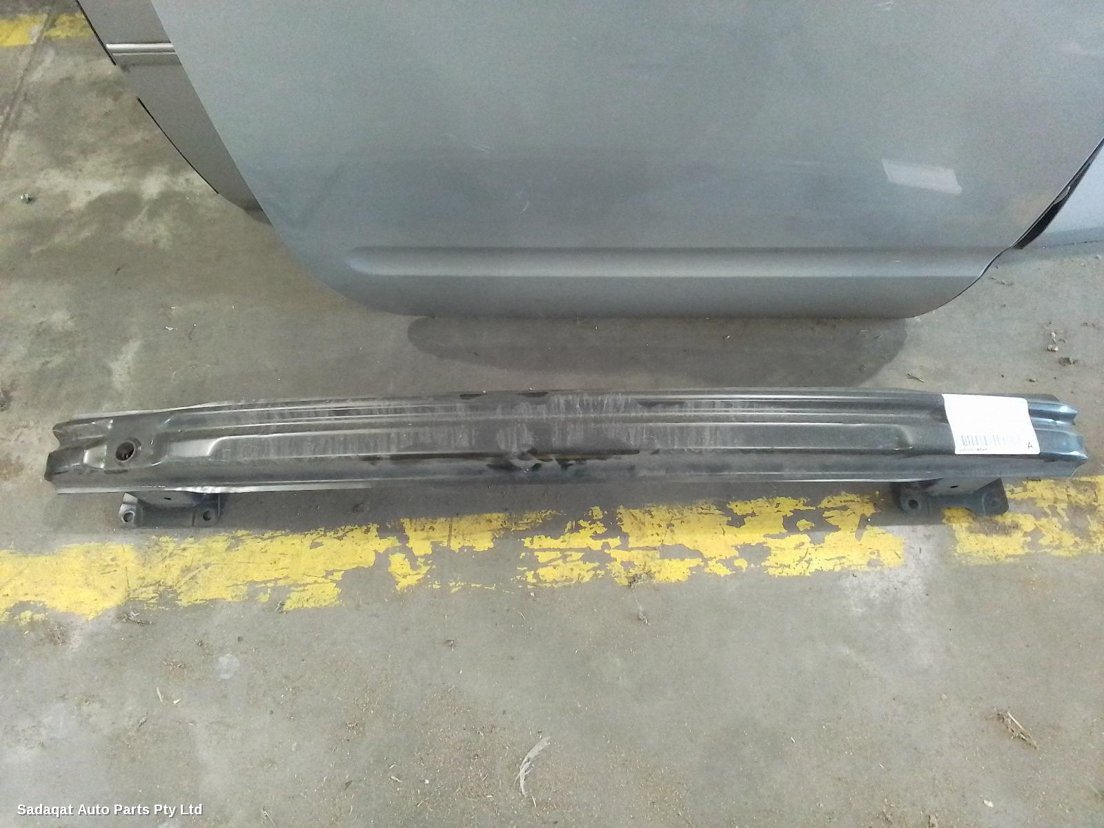 Volkswagen Passat R/bar Bracket/reinfo