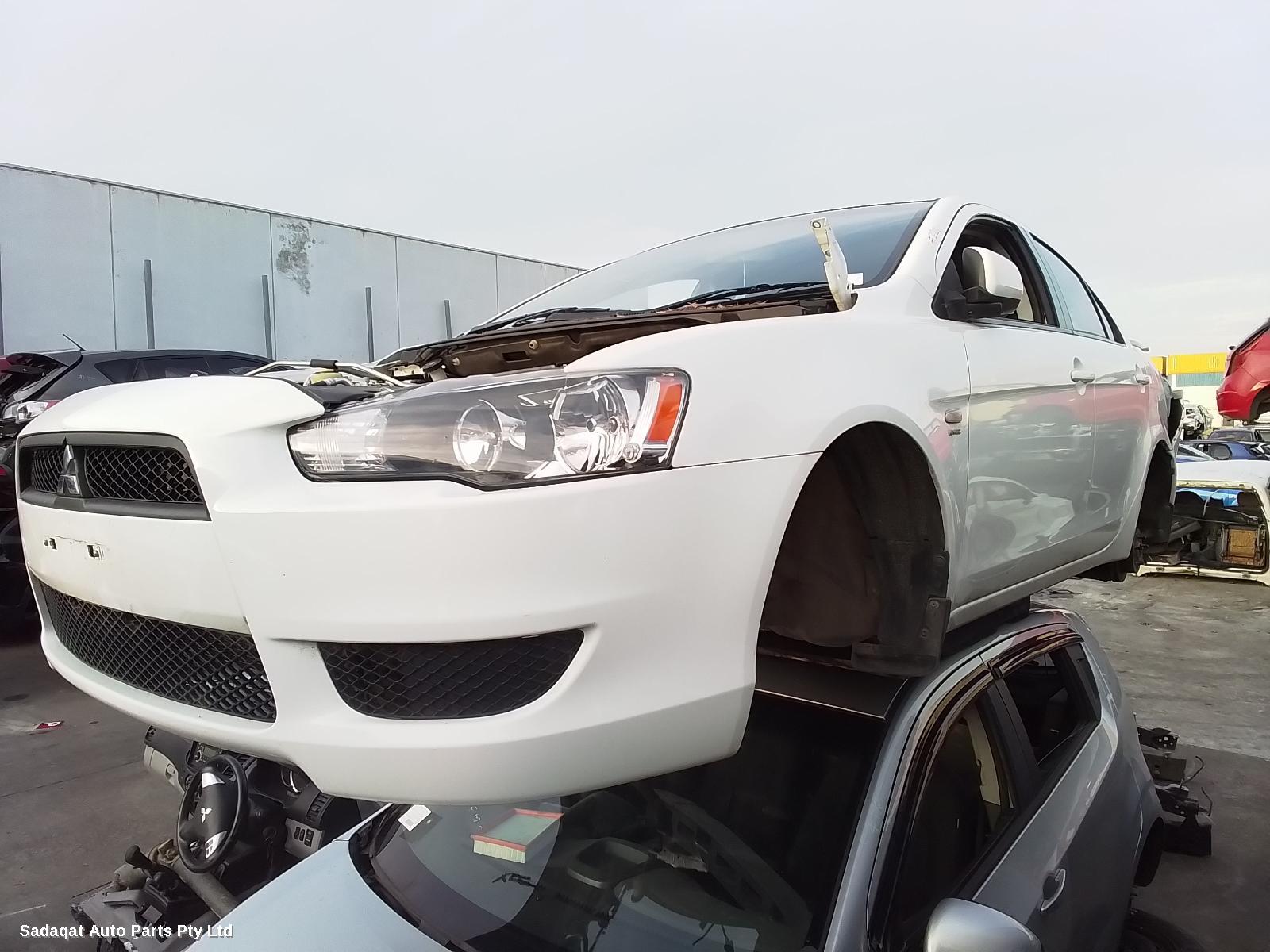 Mitsubishi Lancer Bonnet Lock/support
