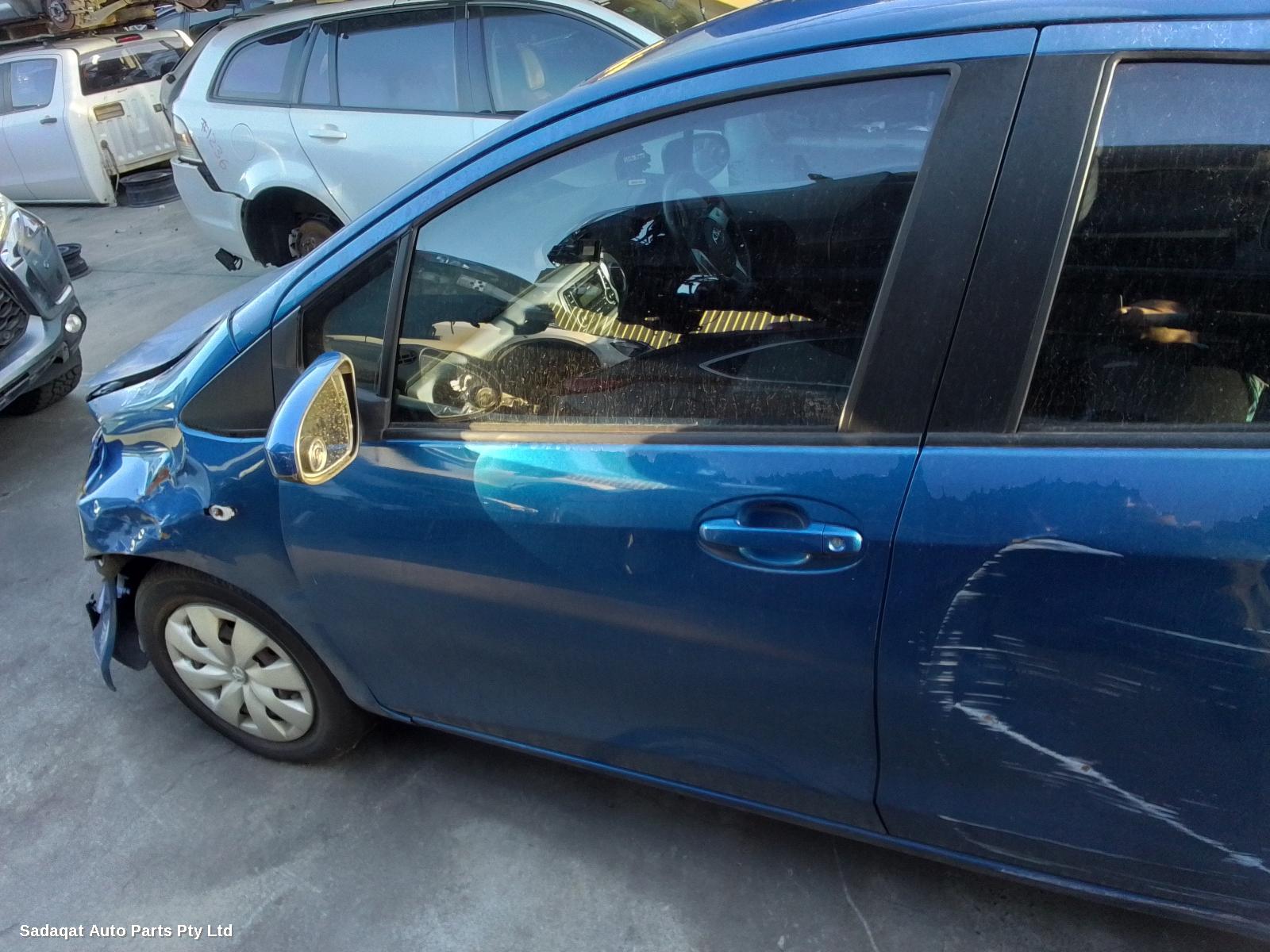 Toyota Yaris Right Headlamp