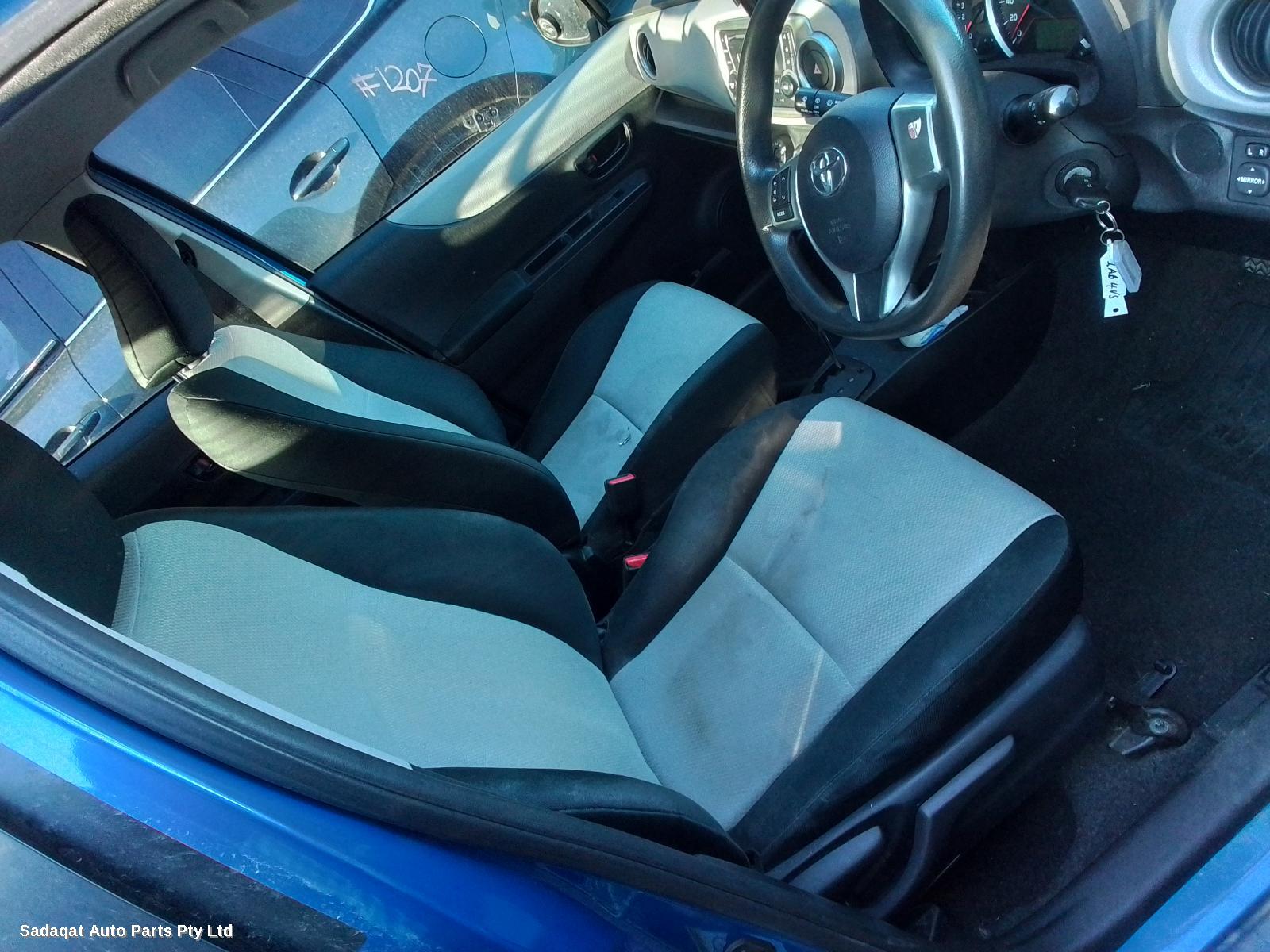 Toyota Yaris Right Headlamp