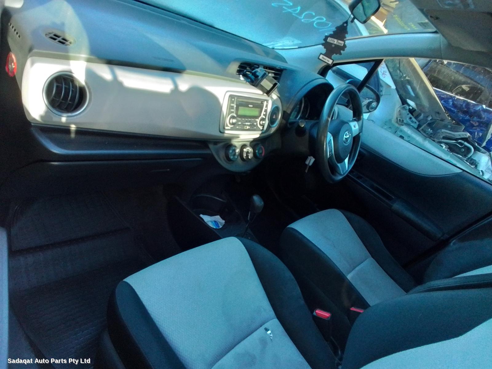 Toyota Yaris Right Headlamp