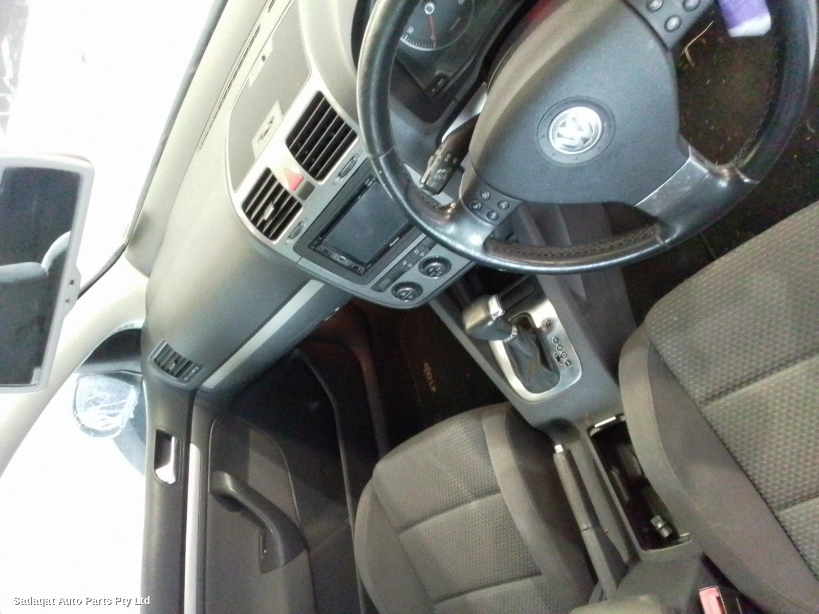 Volkswagen Golf R/bar Bracket/reinfo