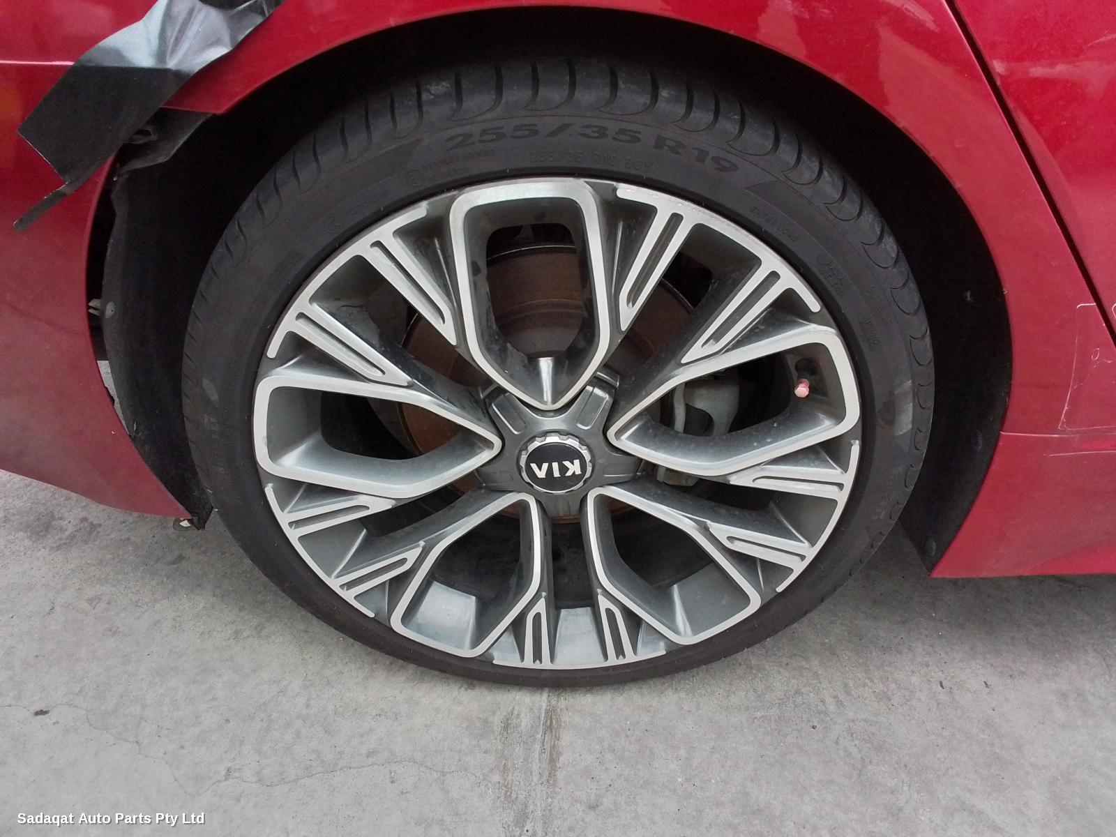 Kia Stinger Left Front Door Window