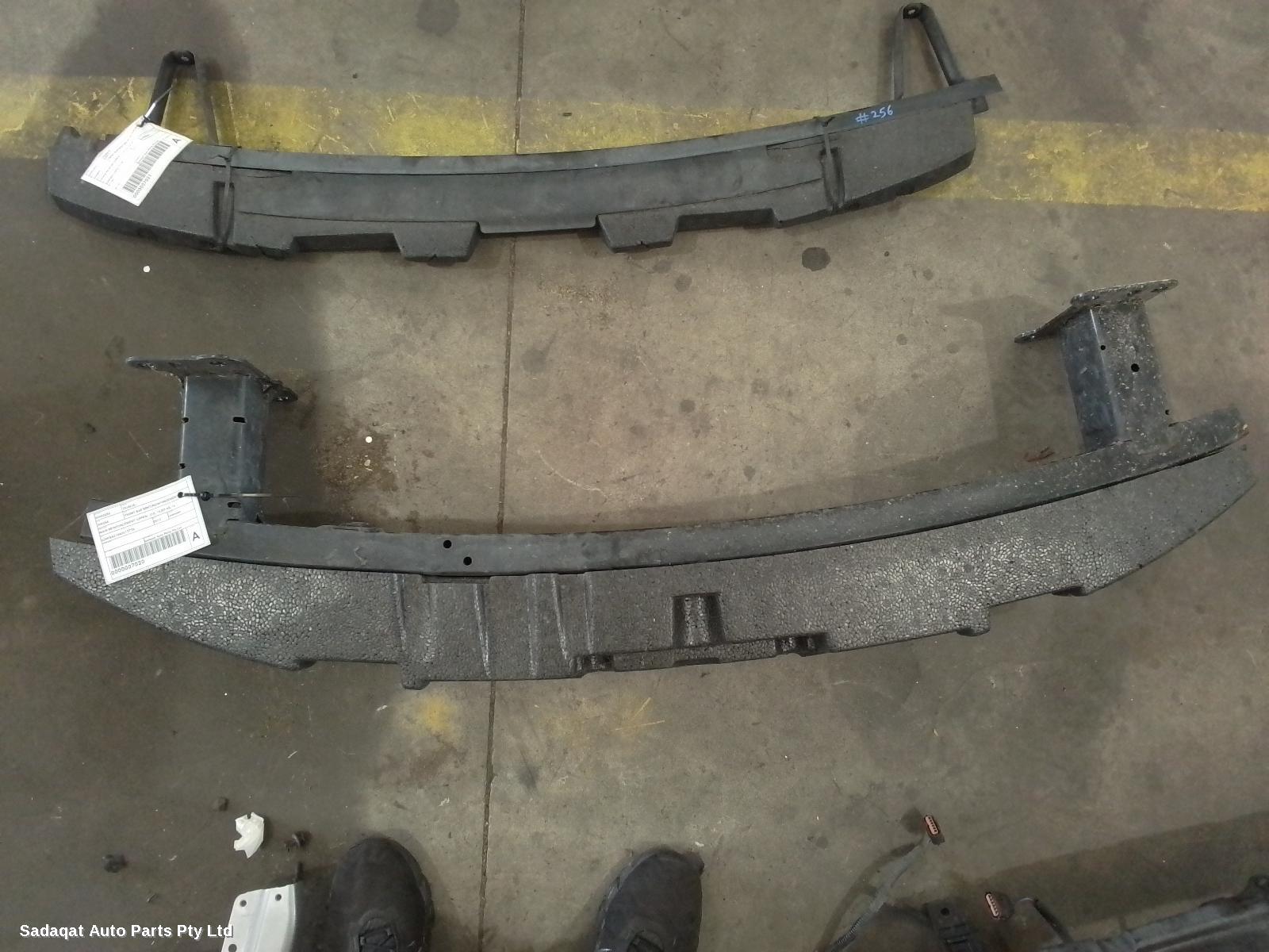 Nissan Dualis F/bar Reinforc/brack