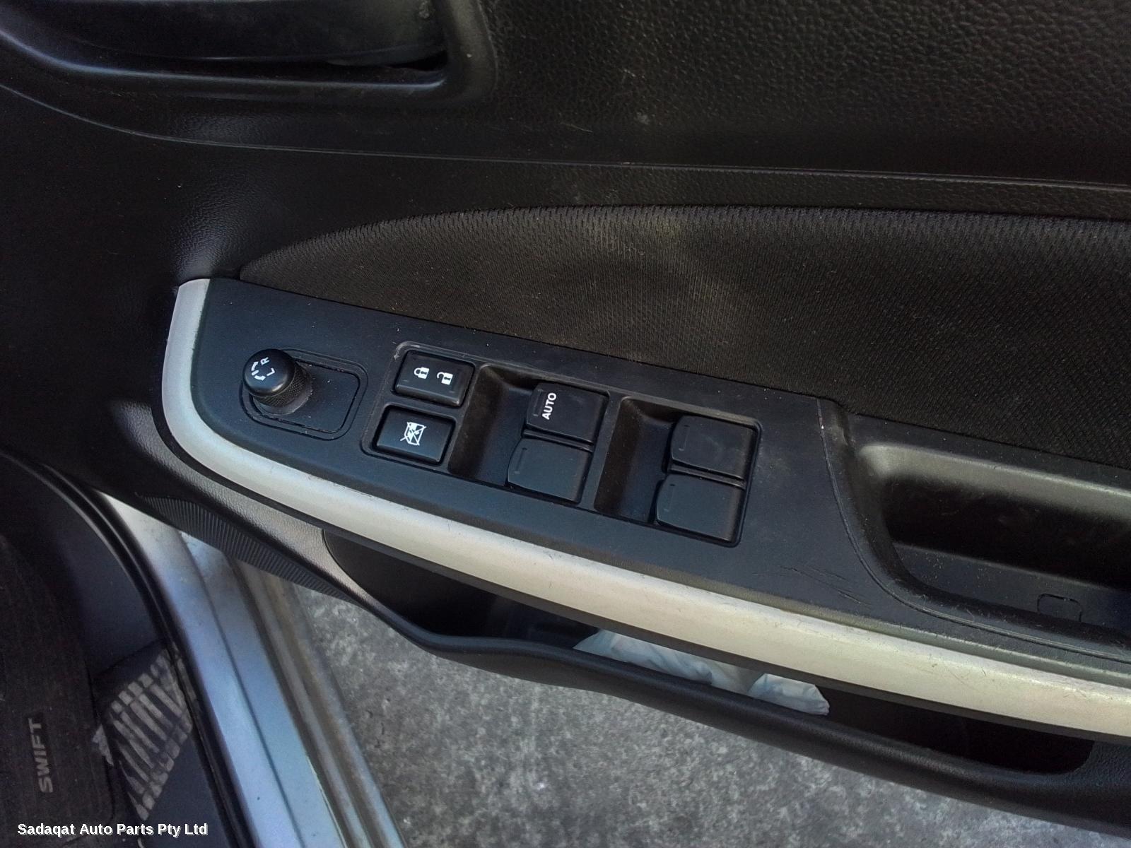 Suzuki Swift Left Door Mirror