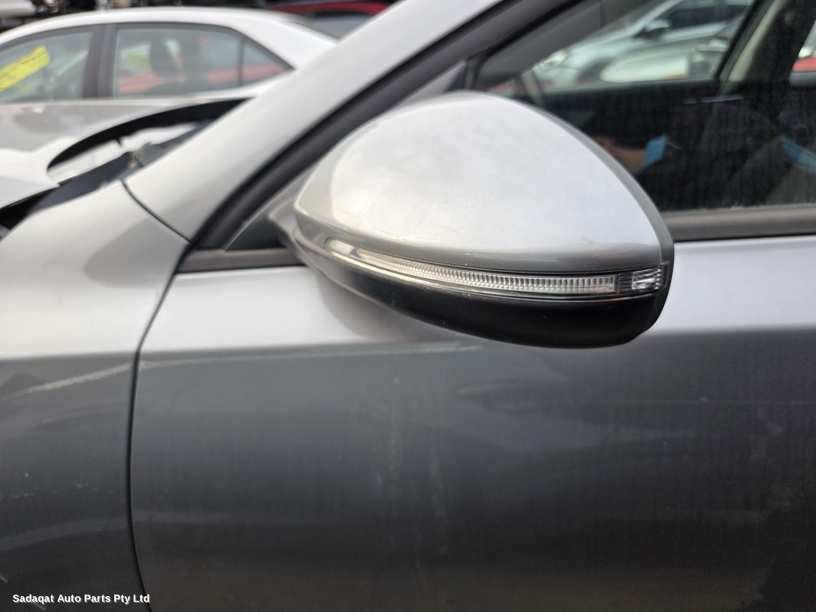 Kia Cerato Right Door Mirror