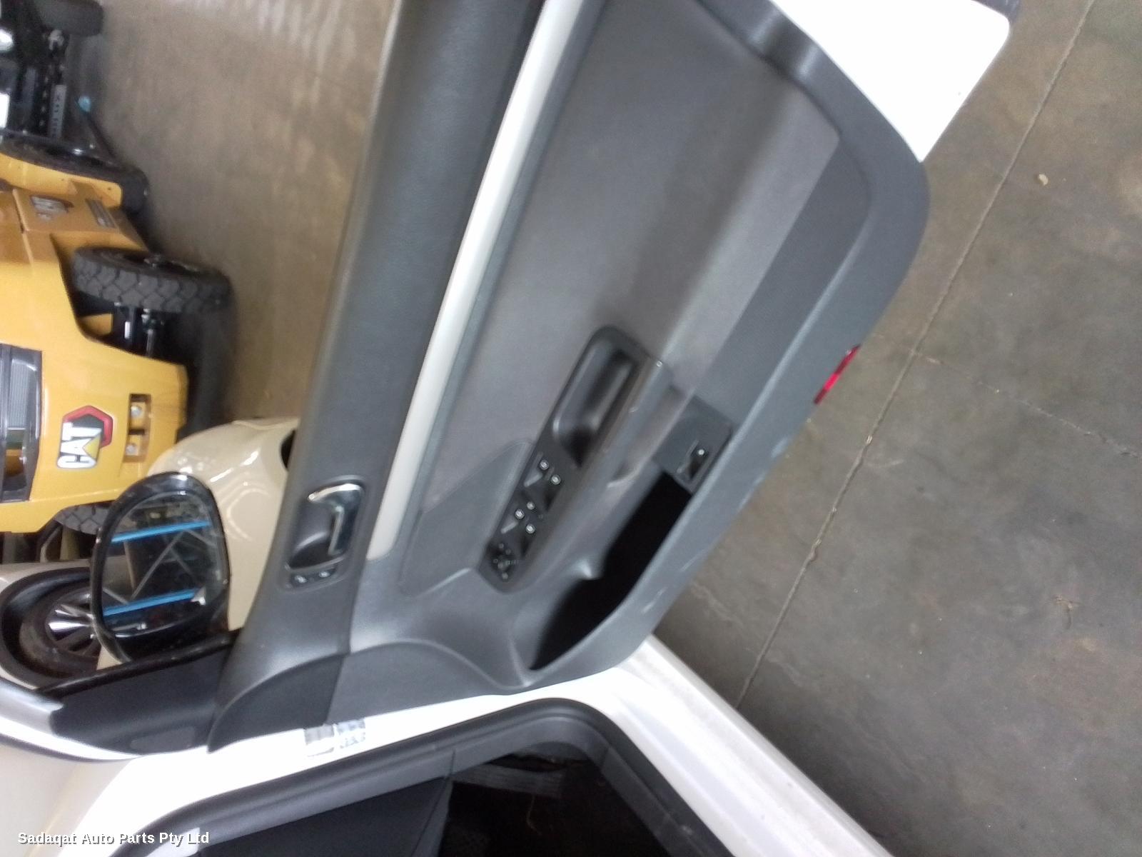 Volkswagen Golf R/bar Bracket/reinfo