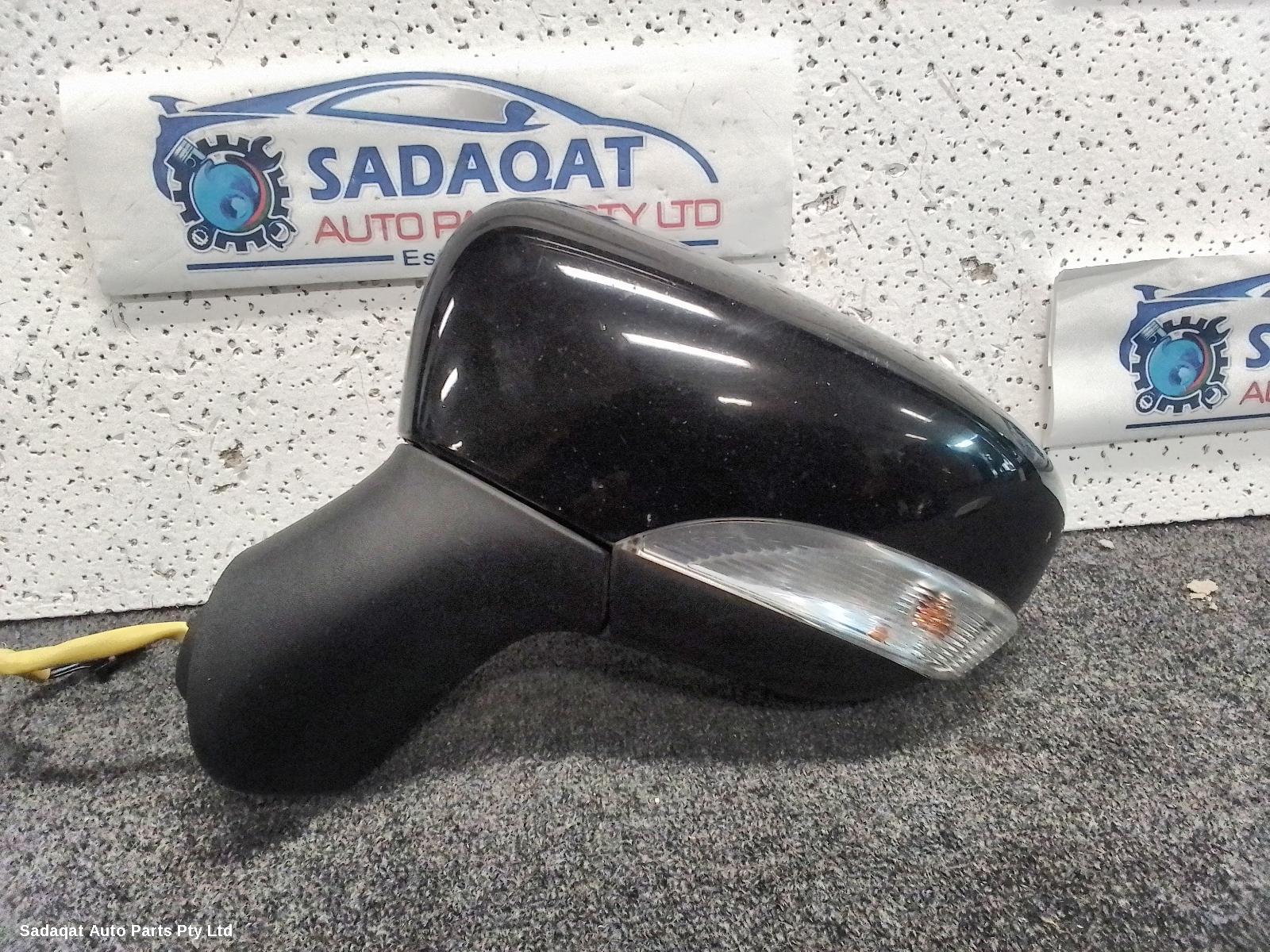 Renault Captur Left Door Mirror