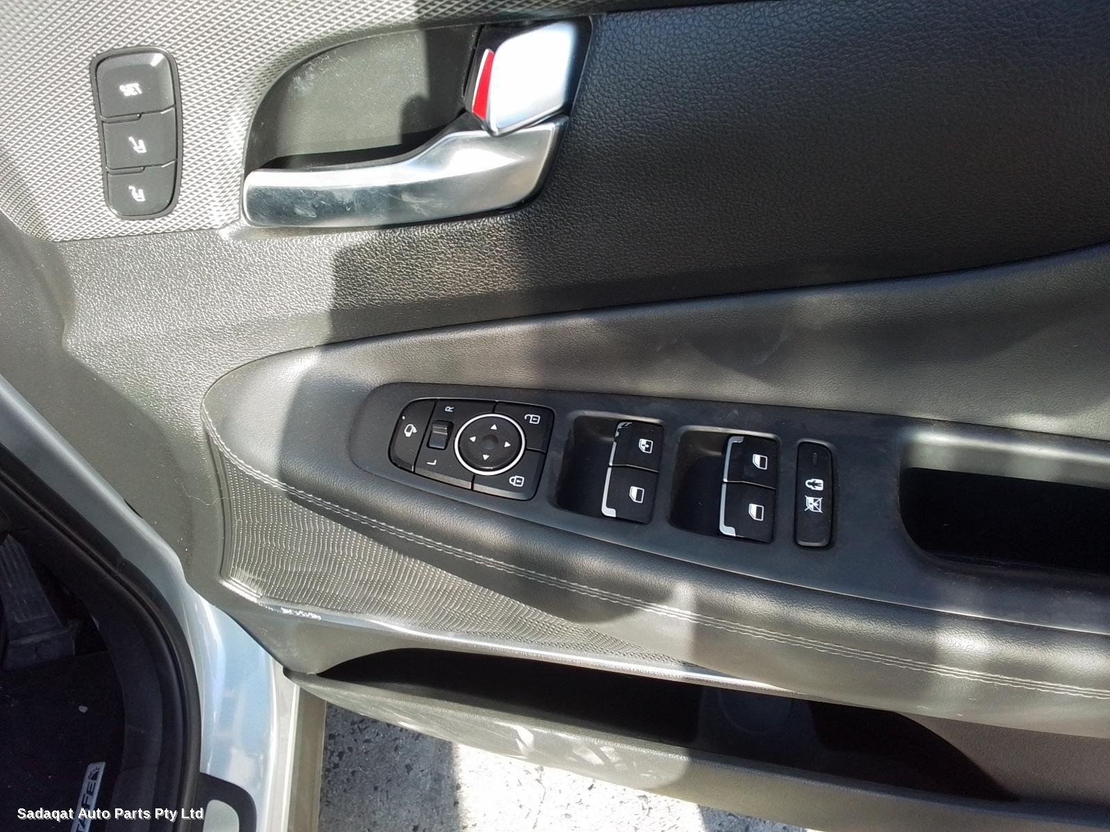 Hyundai Santa Fe 3rd Seat