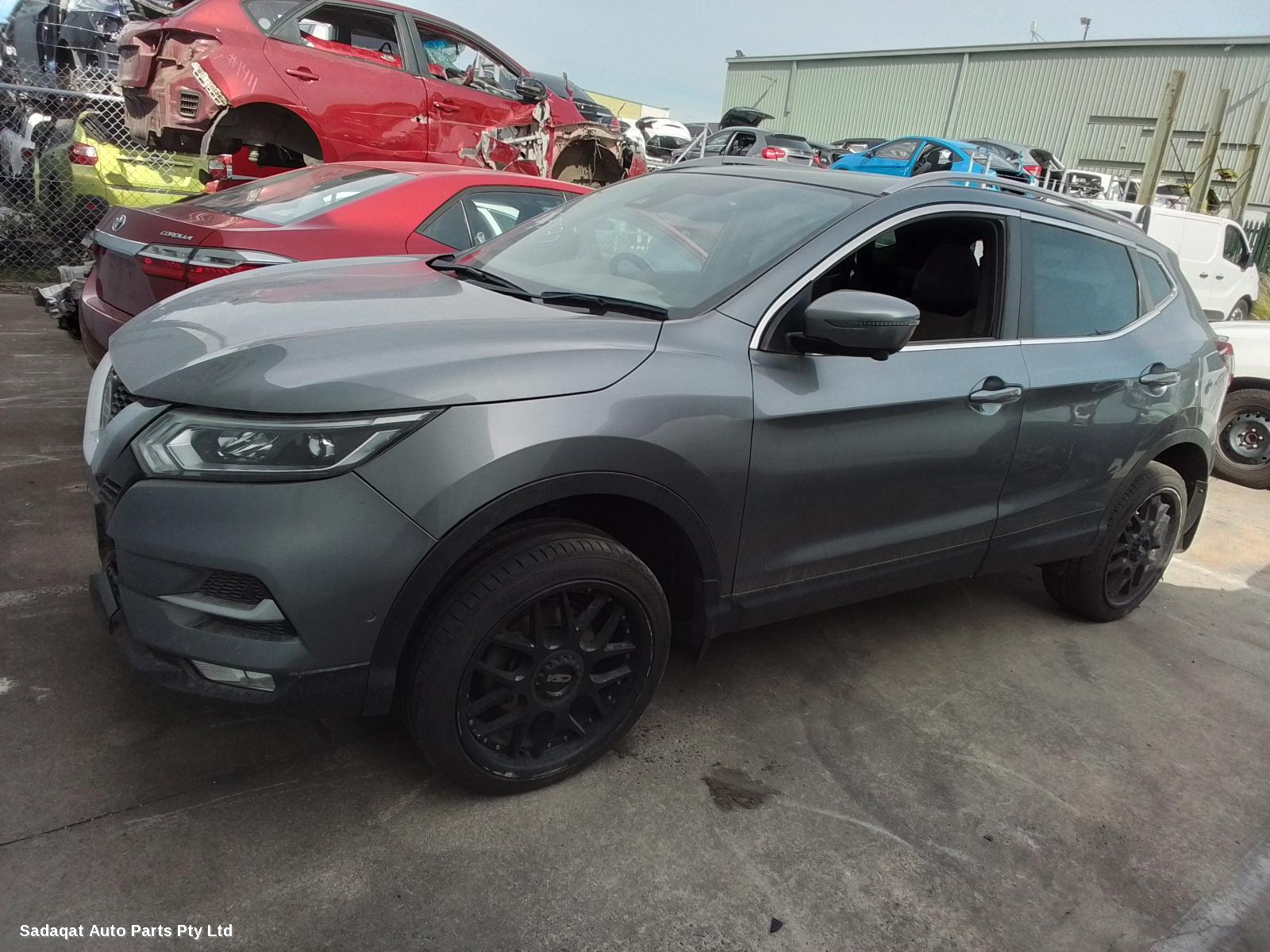 Nissan Qashqai Washer Bottle