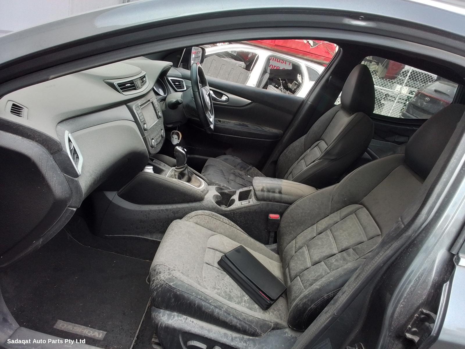 Nissan Qashqai Front Seat