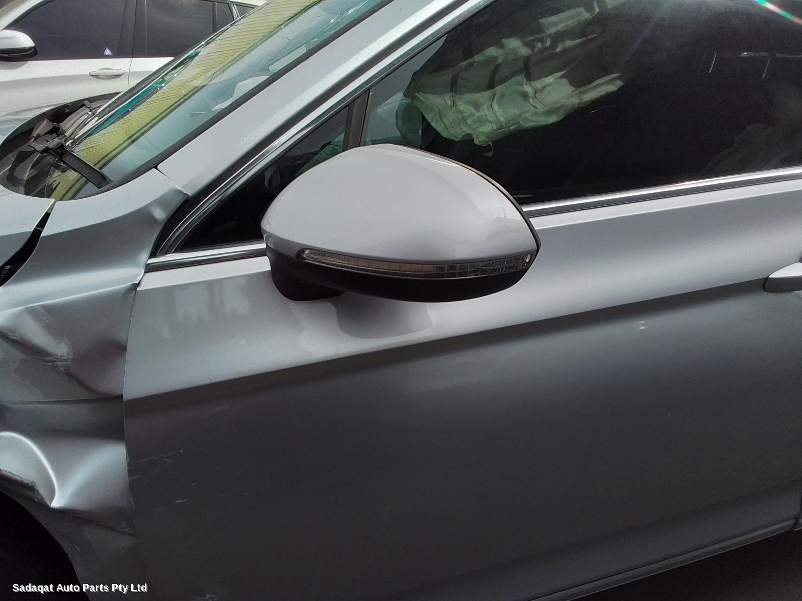 Volkswagen Passat Hatch Strut