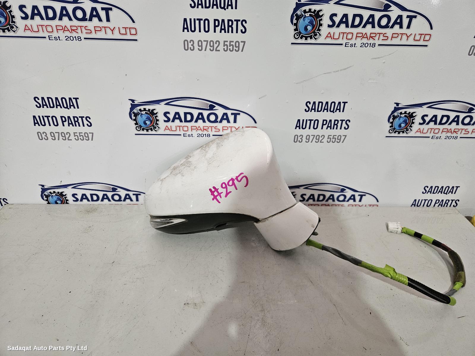 Lexus Ct200h Right Door Mirror