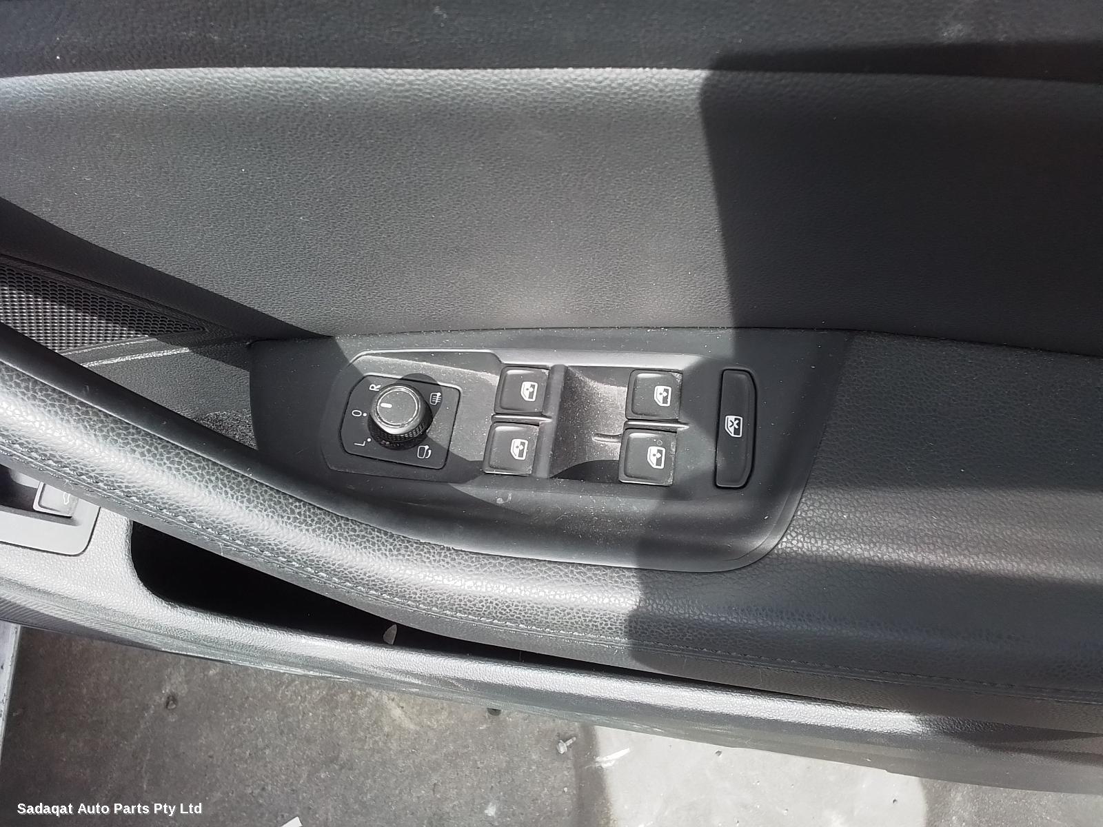 Volkswagen Passat Hatch Strut