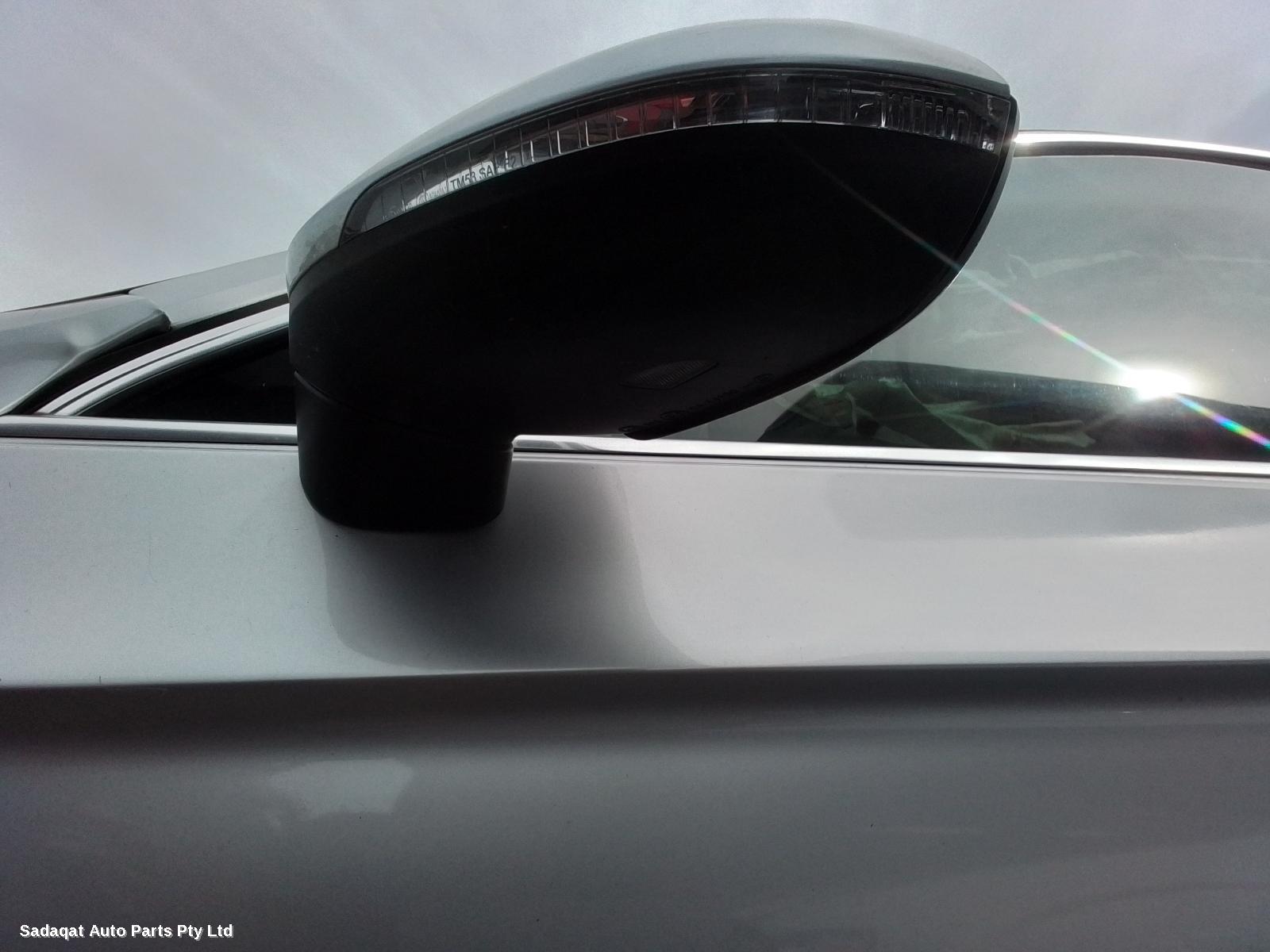 Volkswagen Passat Hatch Strut