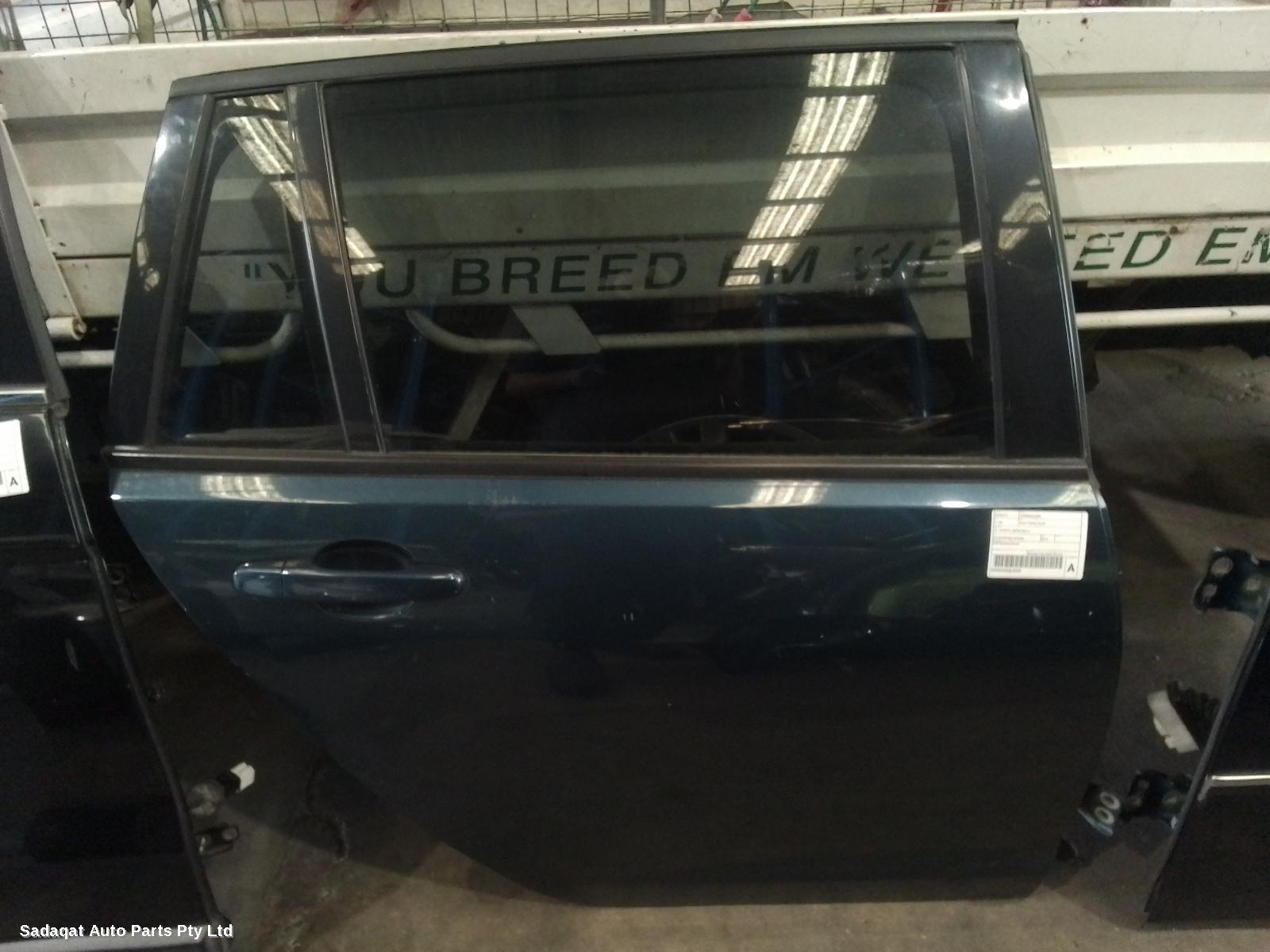 Holden Commodore Right_rear_door_sliding