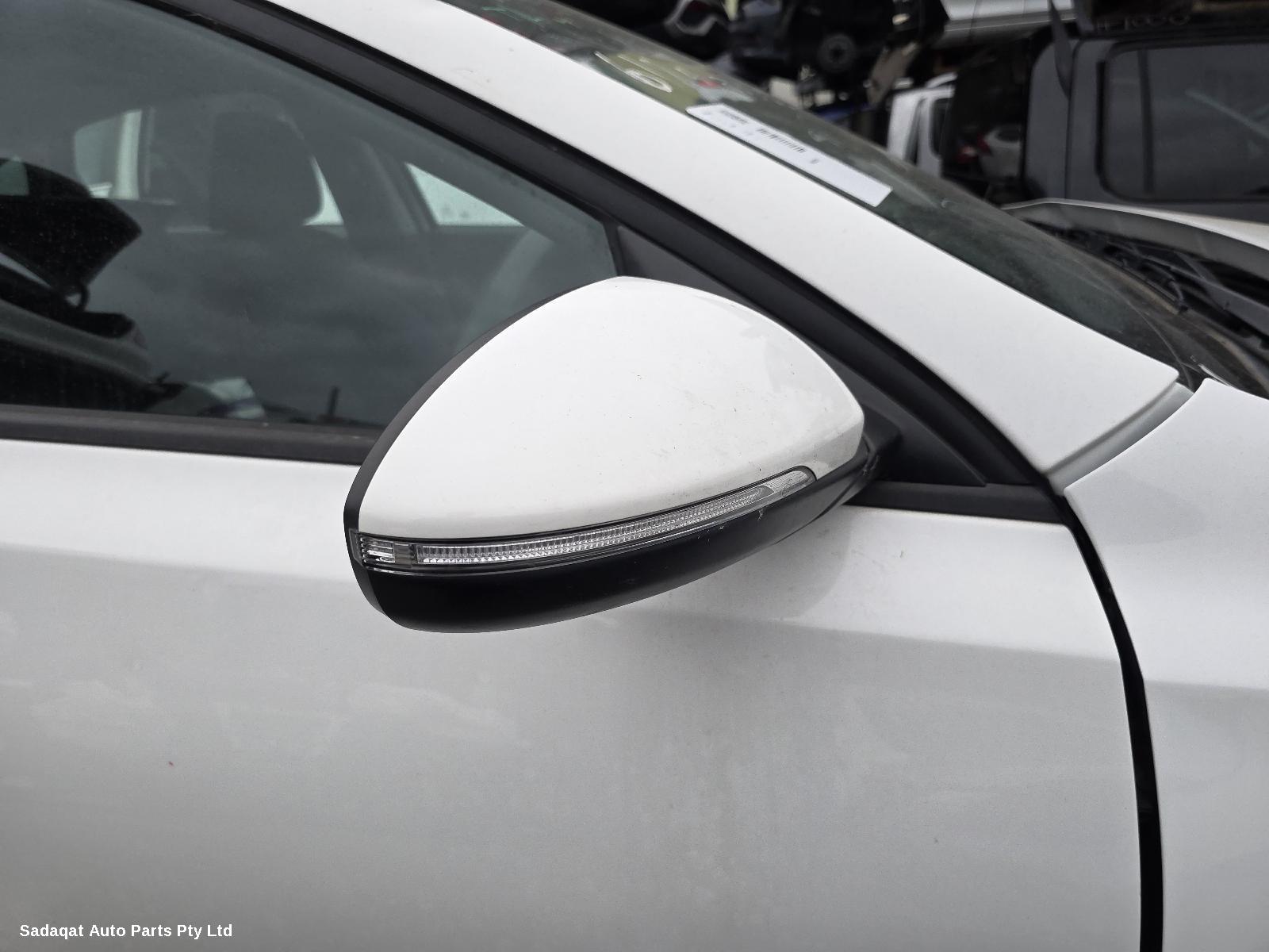 Kia Cerato Right Door Mirror