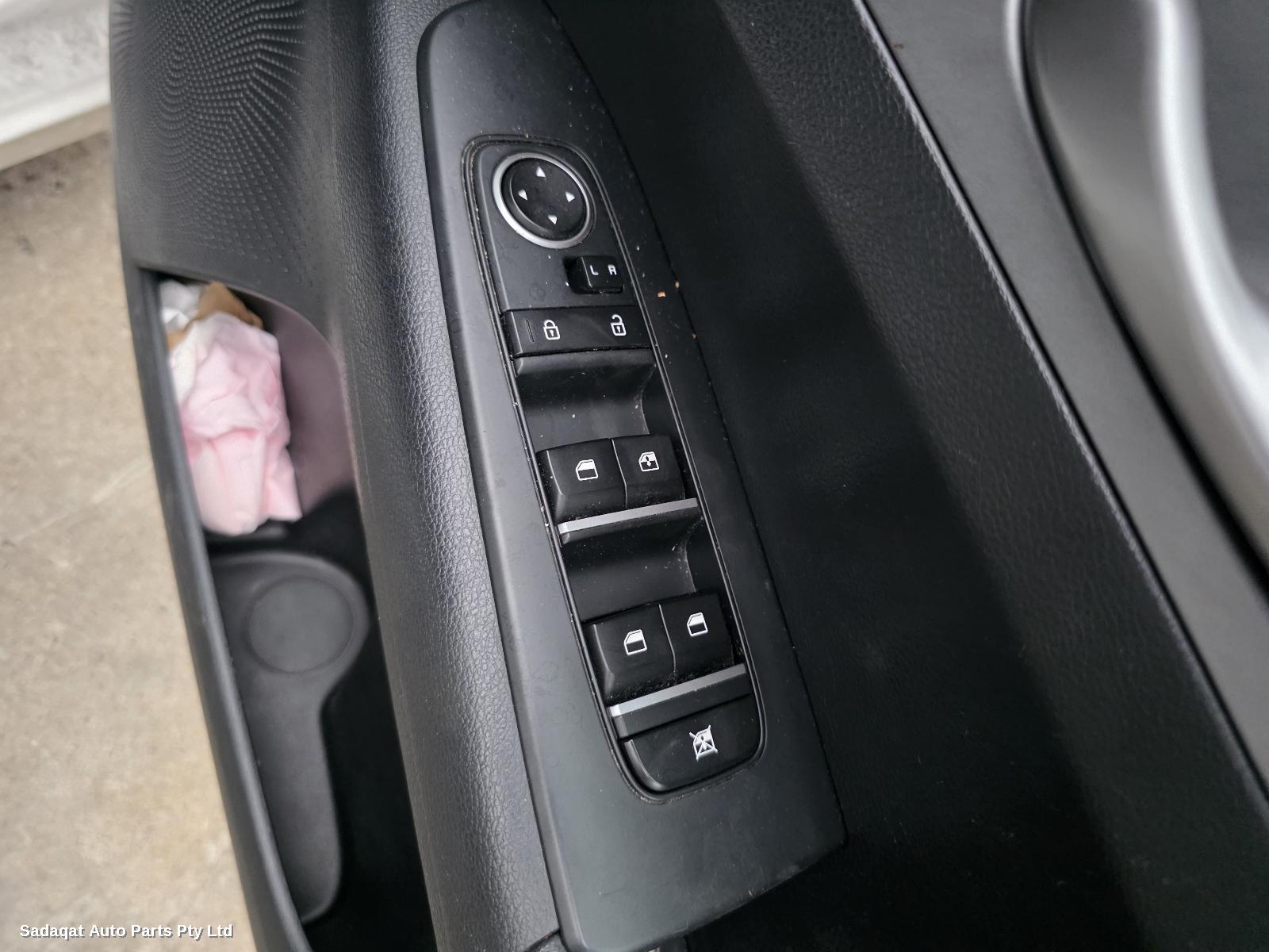 Kia Cerato Right Door Mirror