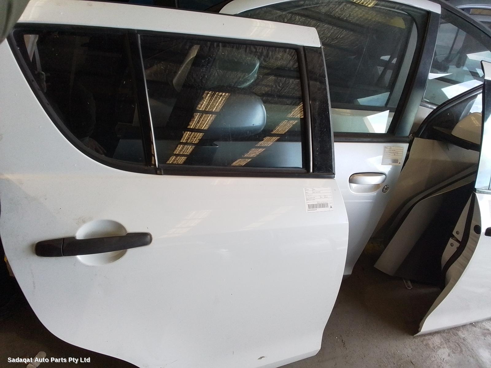 Suzuki Swift Right_rear_door_sliding