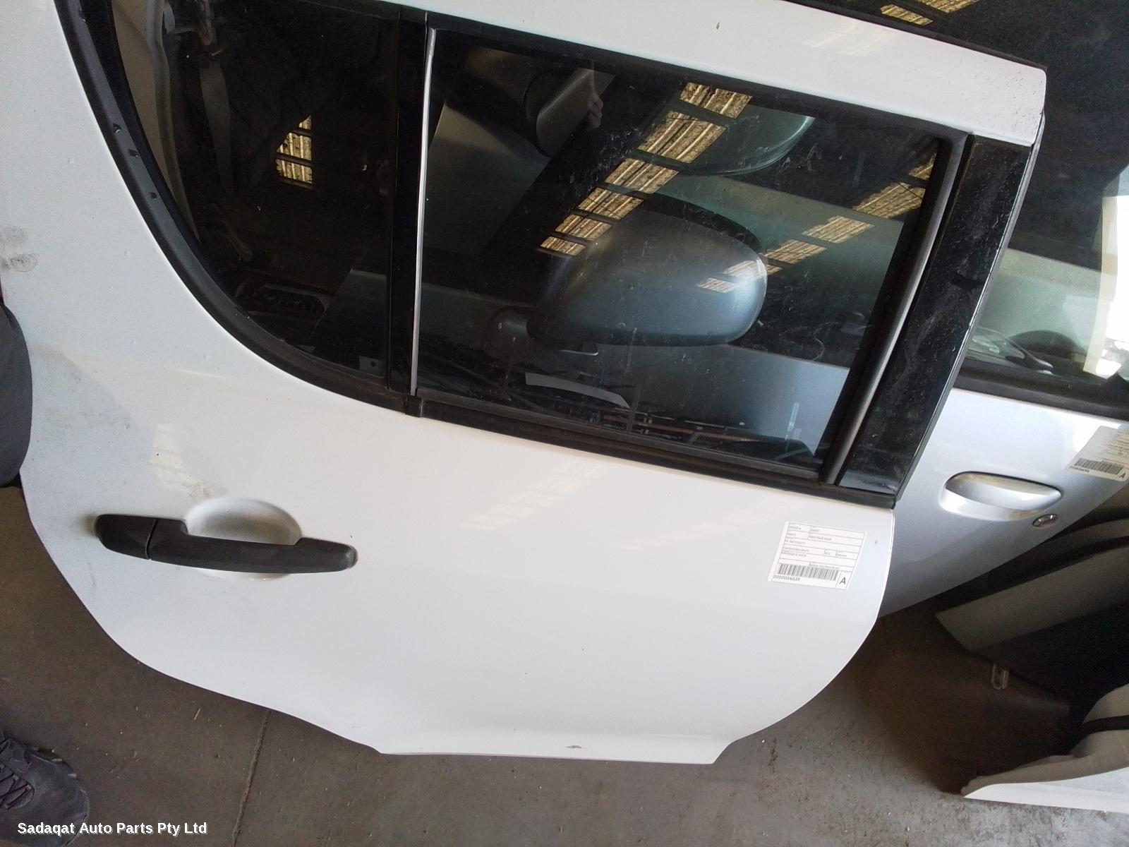 Suzuki Swift Right_rear_door_sliding
