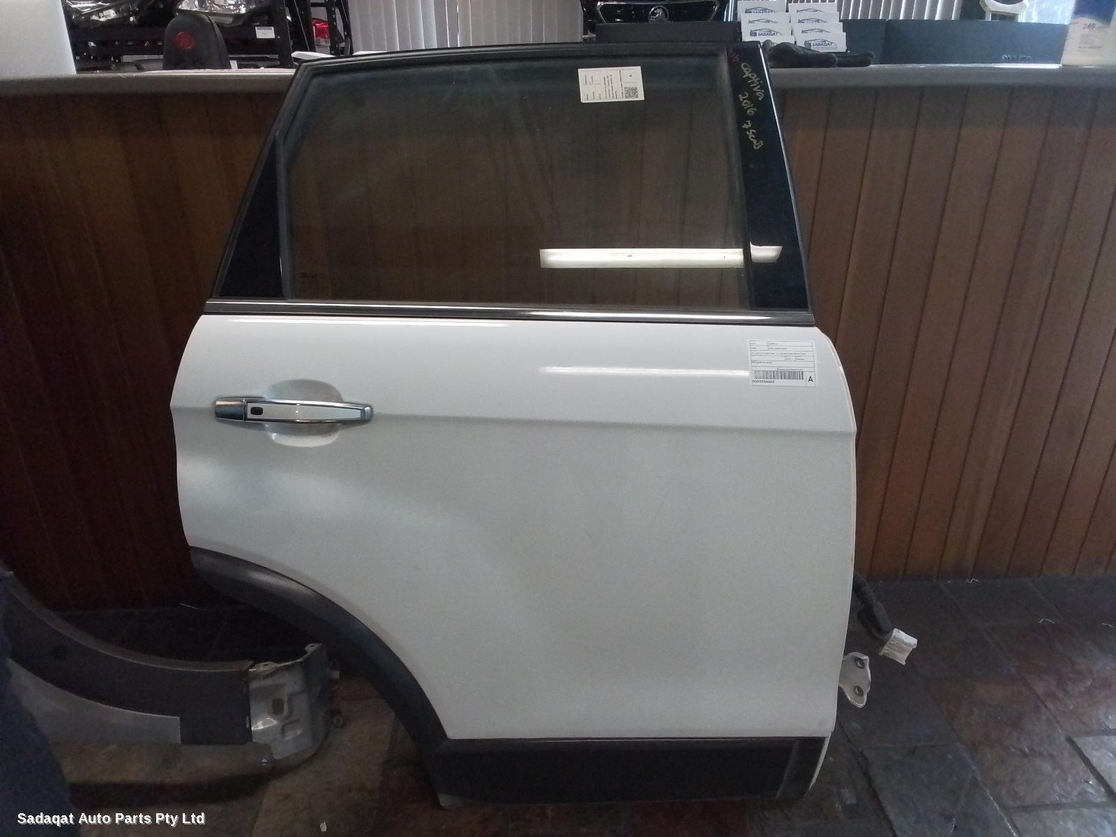 Holden Captiva Right_rear_door_sliding