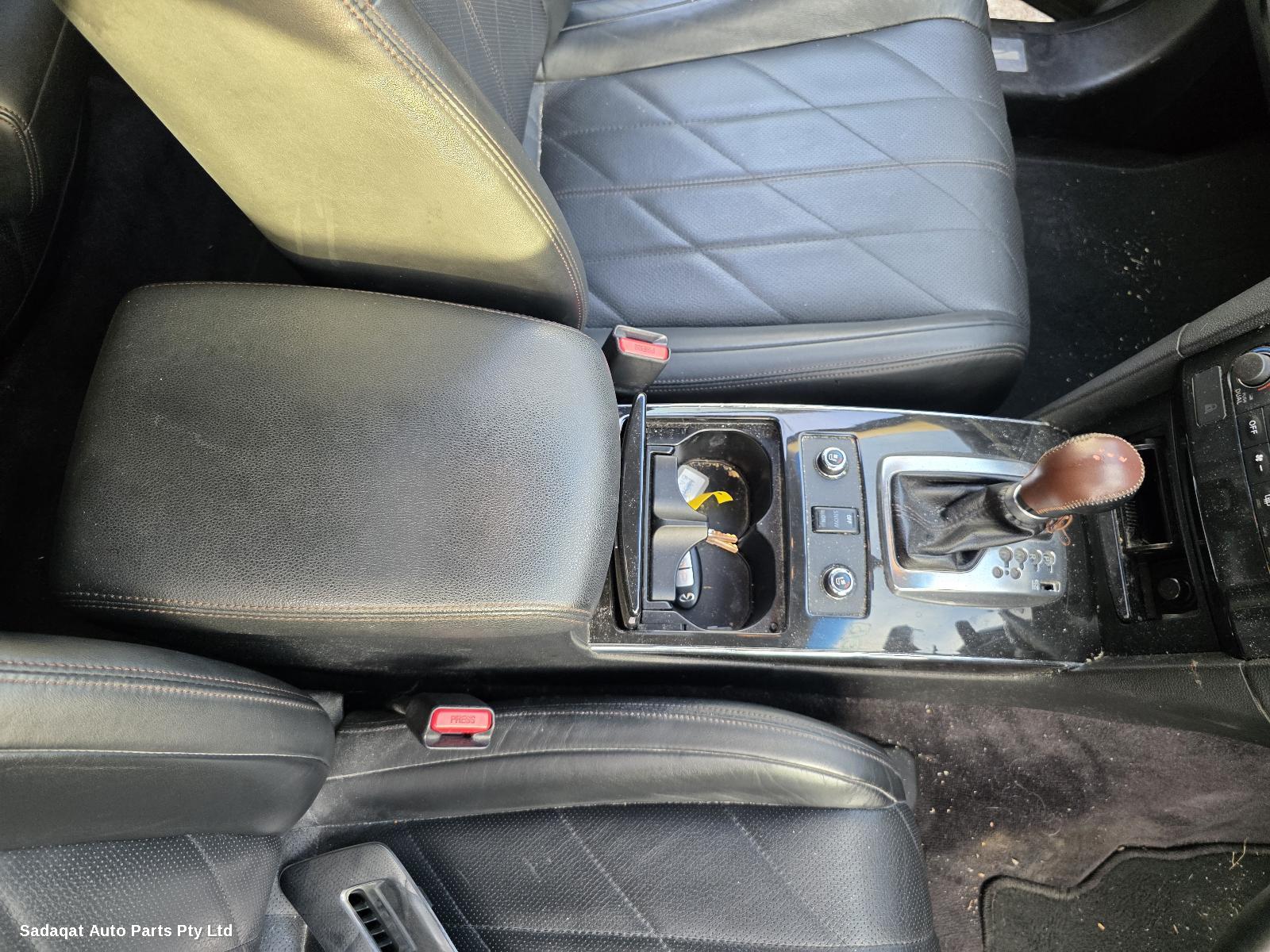 Infiniti Qx70 Bonnet Lock/support