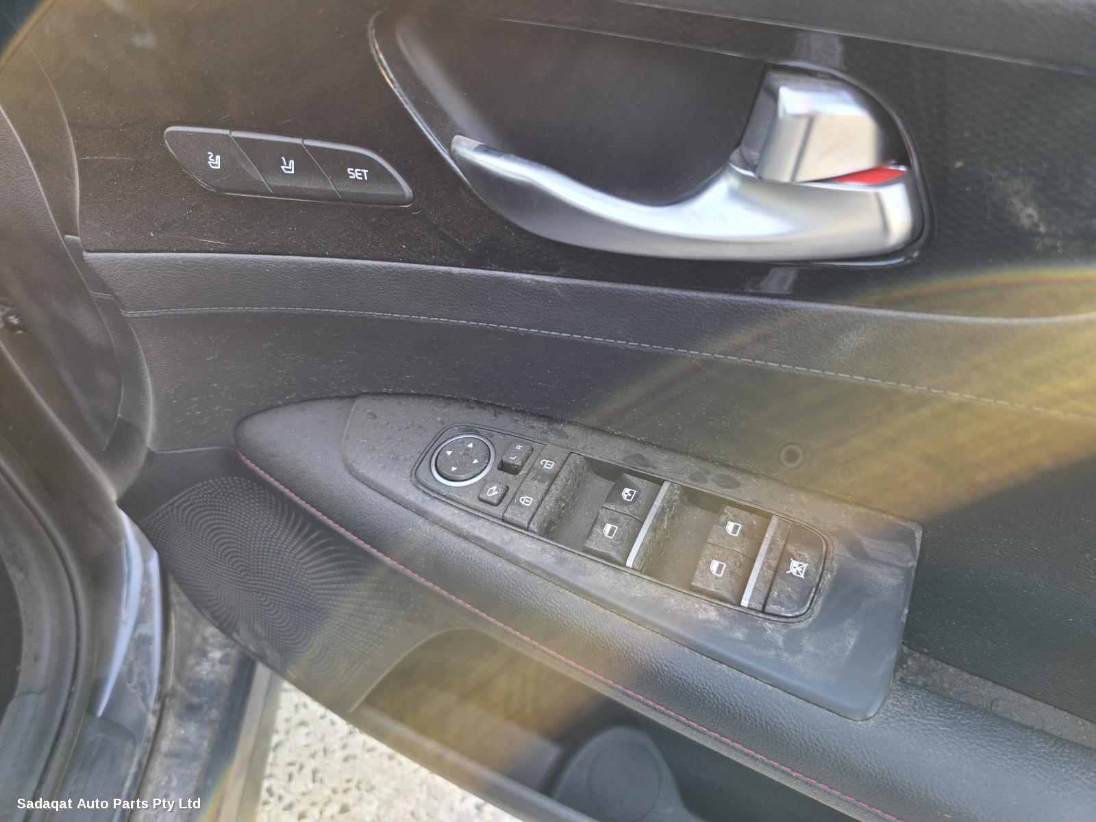 Kia Cerato Left Front Door Window