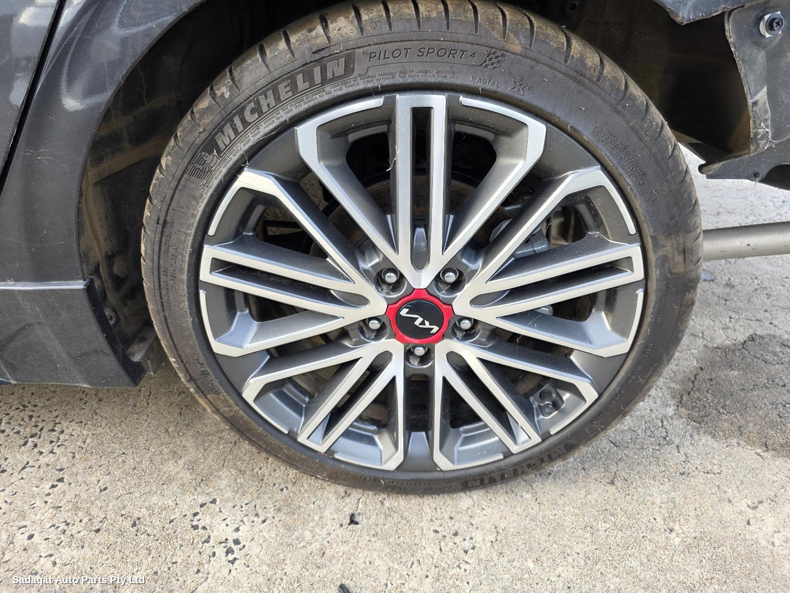 Kia Cerato Left Front Door Window