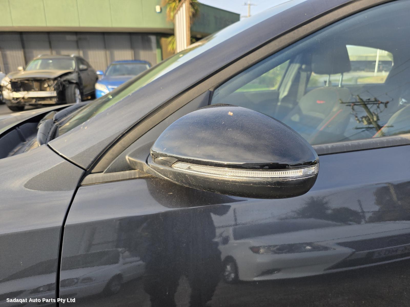 Kia Cerato Left Front Door Window