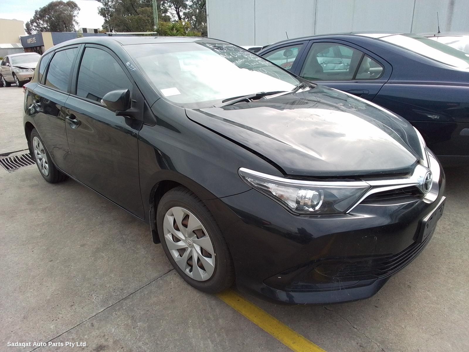 Toyota Corolla Right Headlamp