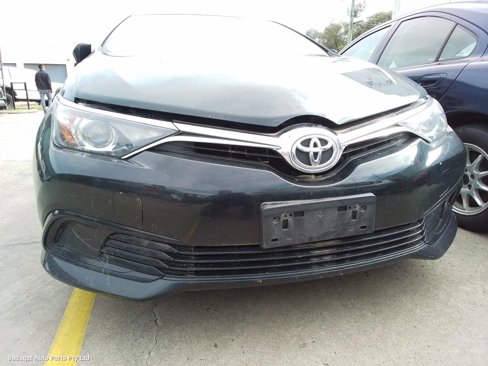 Toyota Corolla Right Headlamp