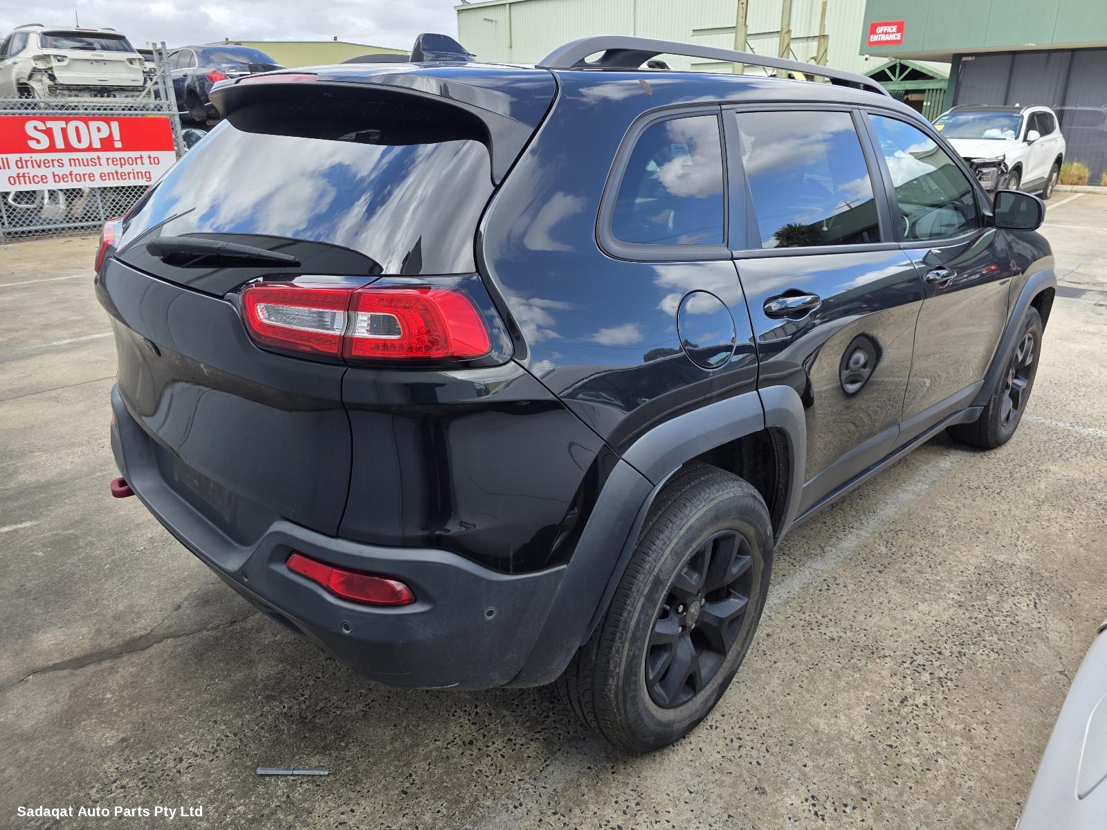 Jeep Cherokee Hoodlining